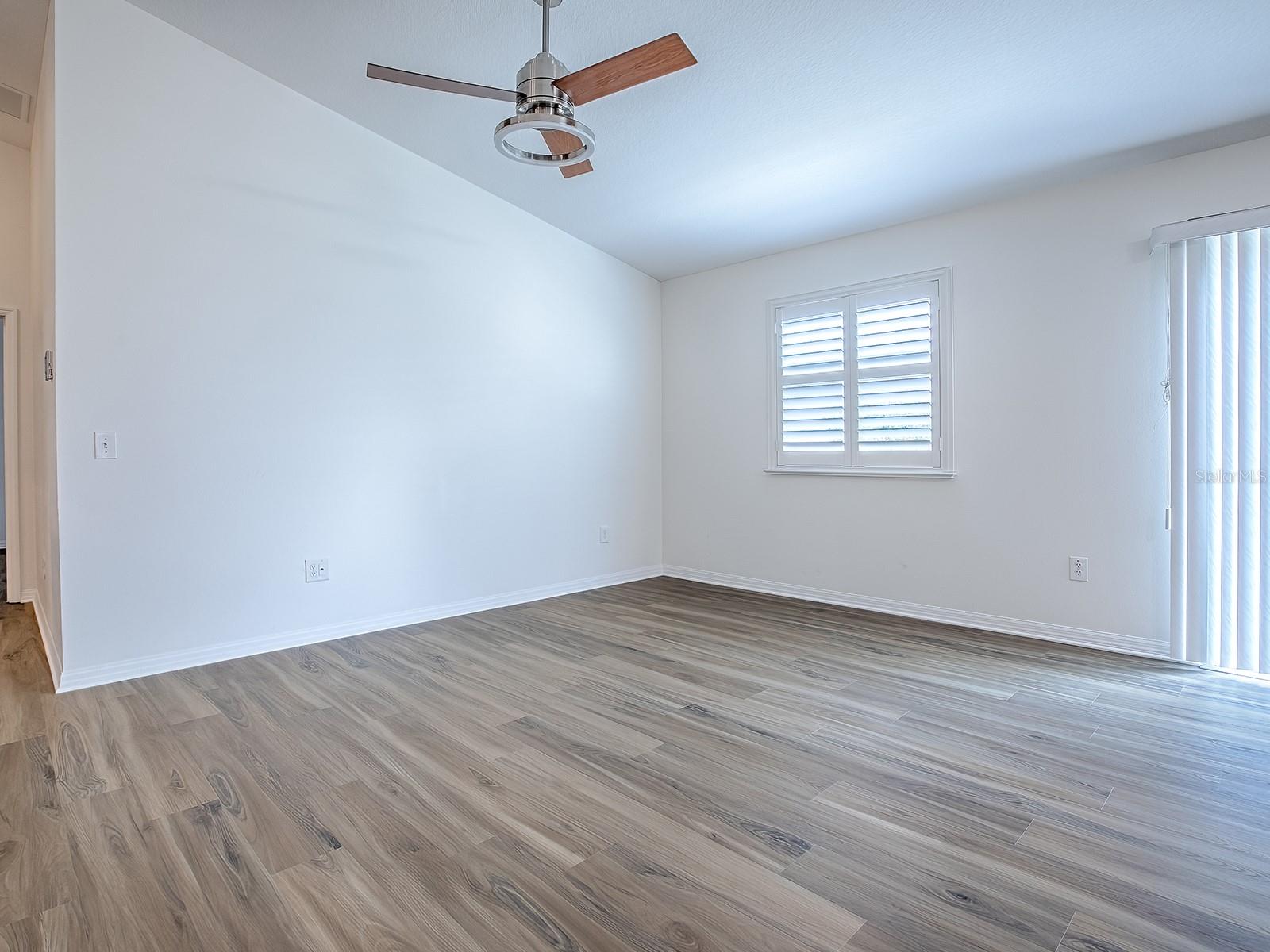 Image 14 of 43 For 3090 Loyola Court
