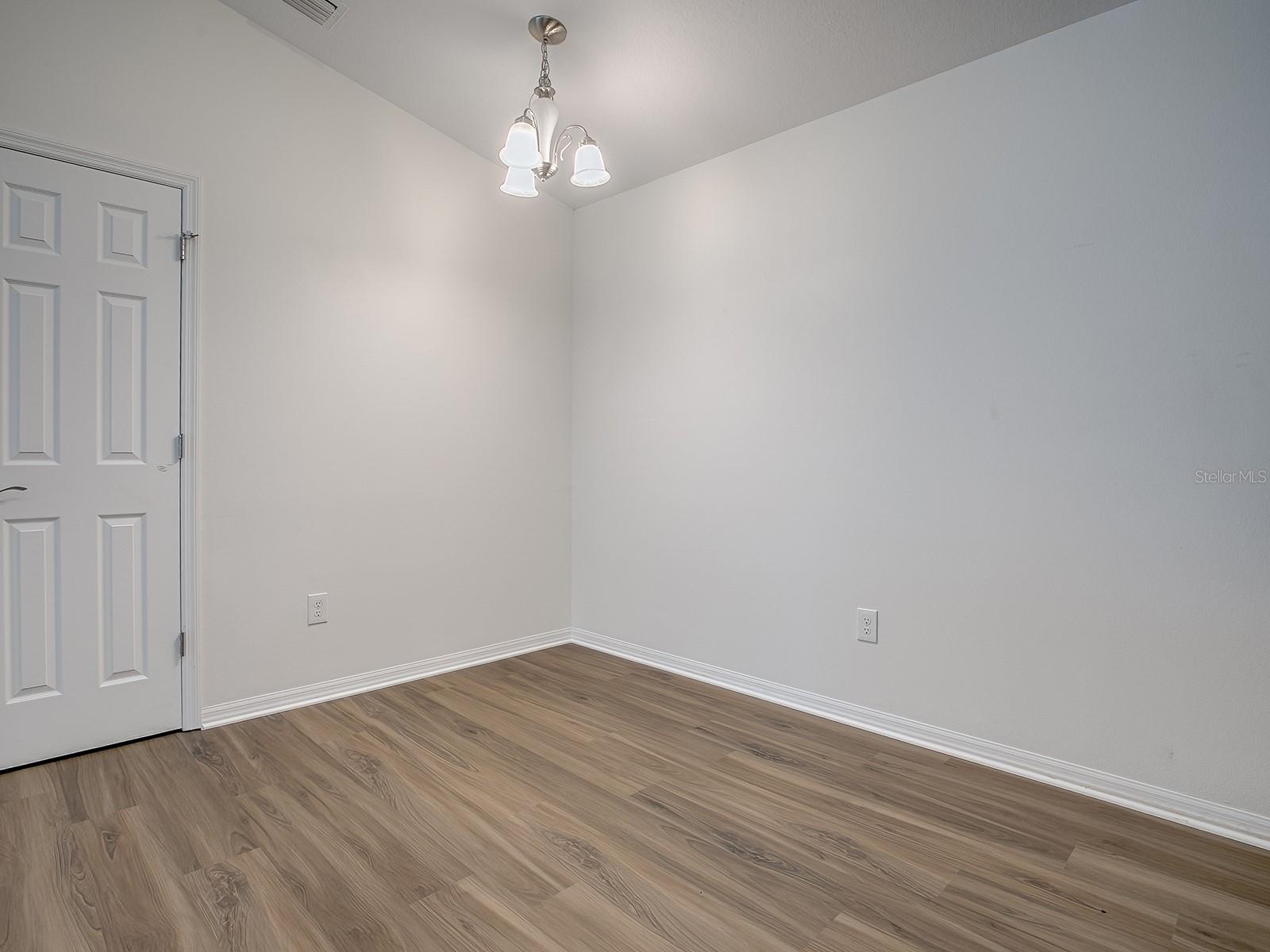 Image 17 of 43 For 3090 Loyola Court