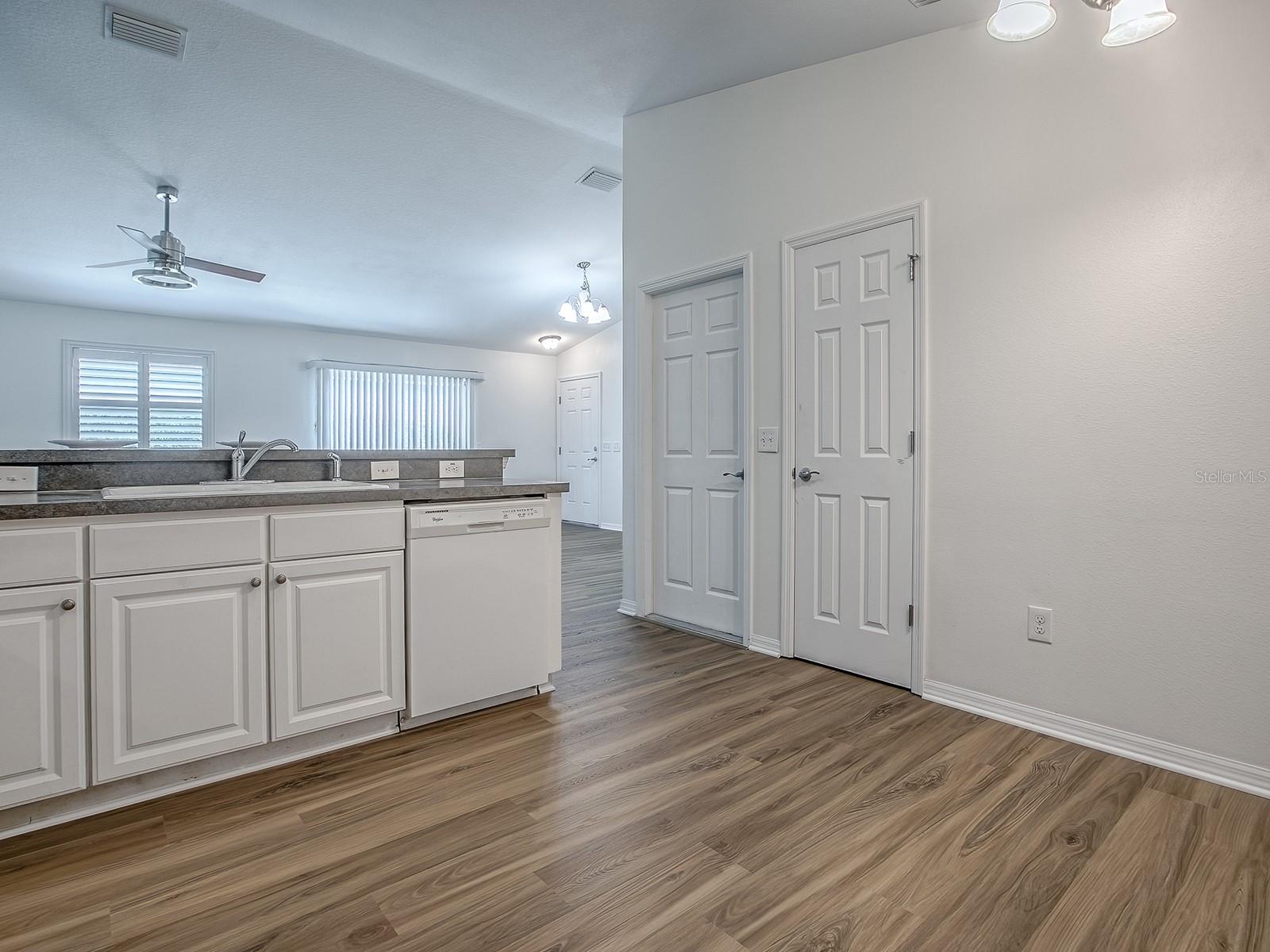 Image 18 of 43 For 3090 Loyola Court
