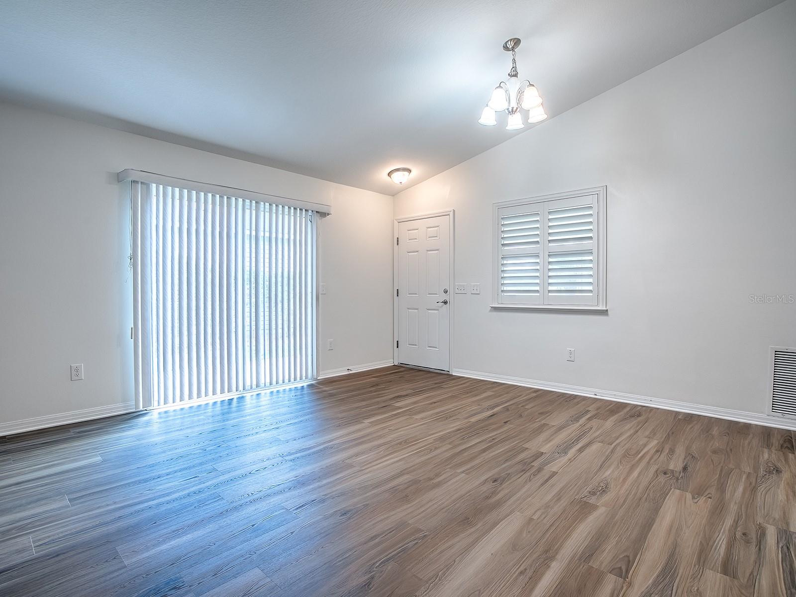 Image 7 of 43 For 3090 Loyola Court
