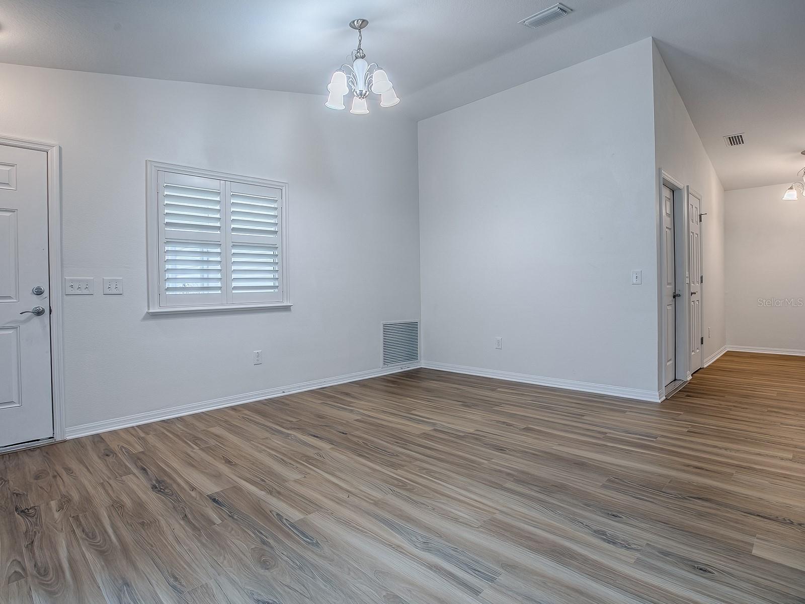 Image 9 of 43 For 3090 Loyola Court