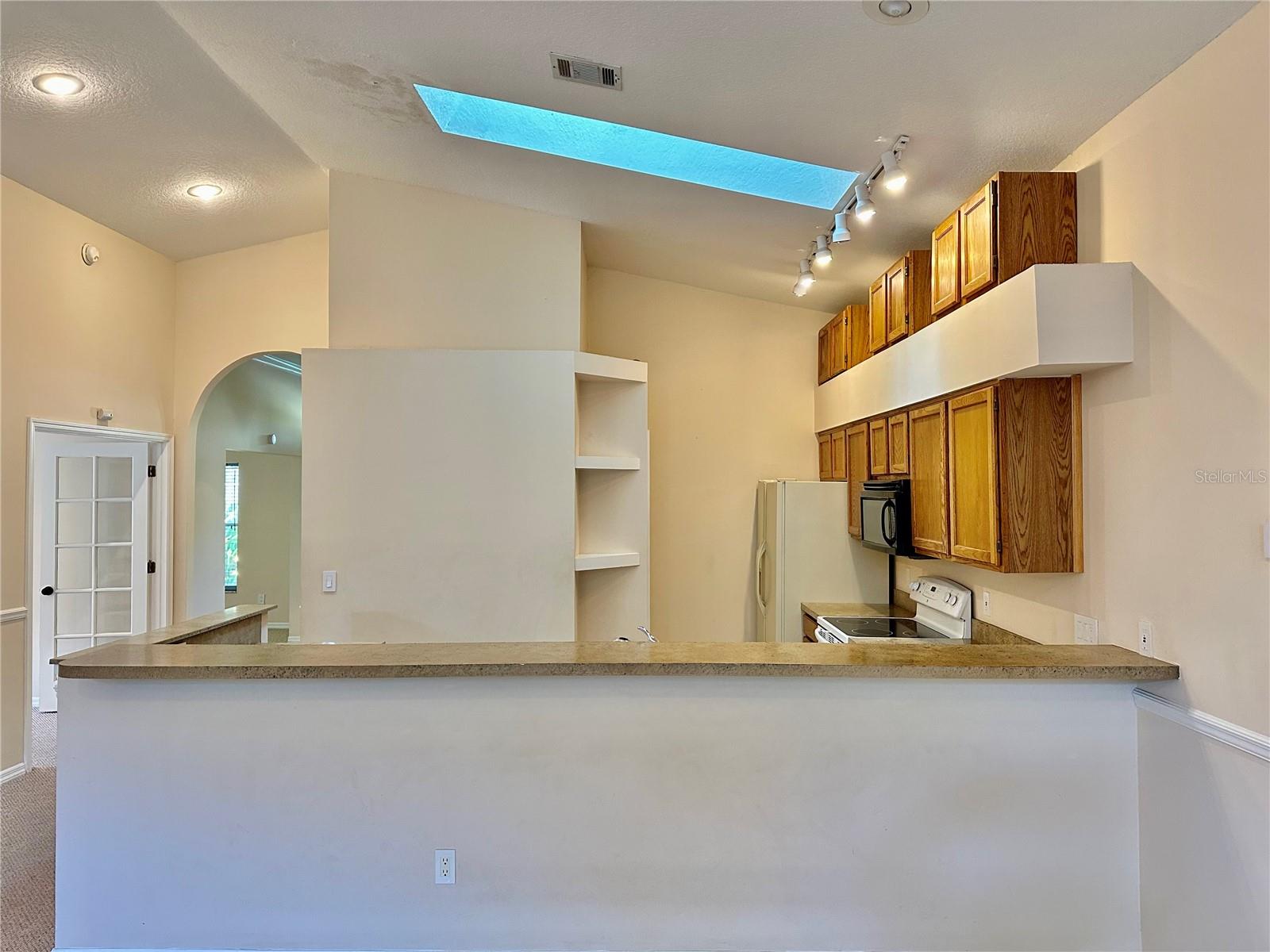Image 11 of 38 For 7800 Pointview Circle