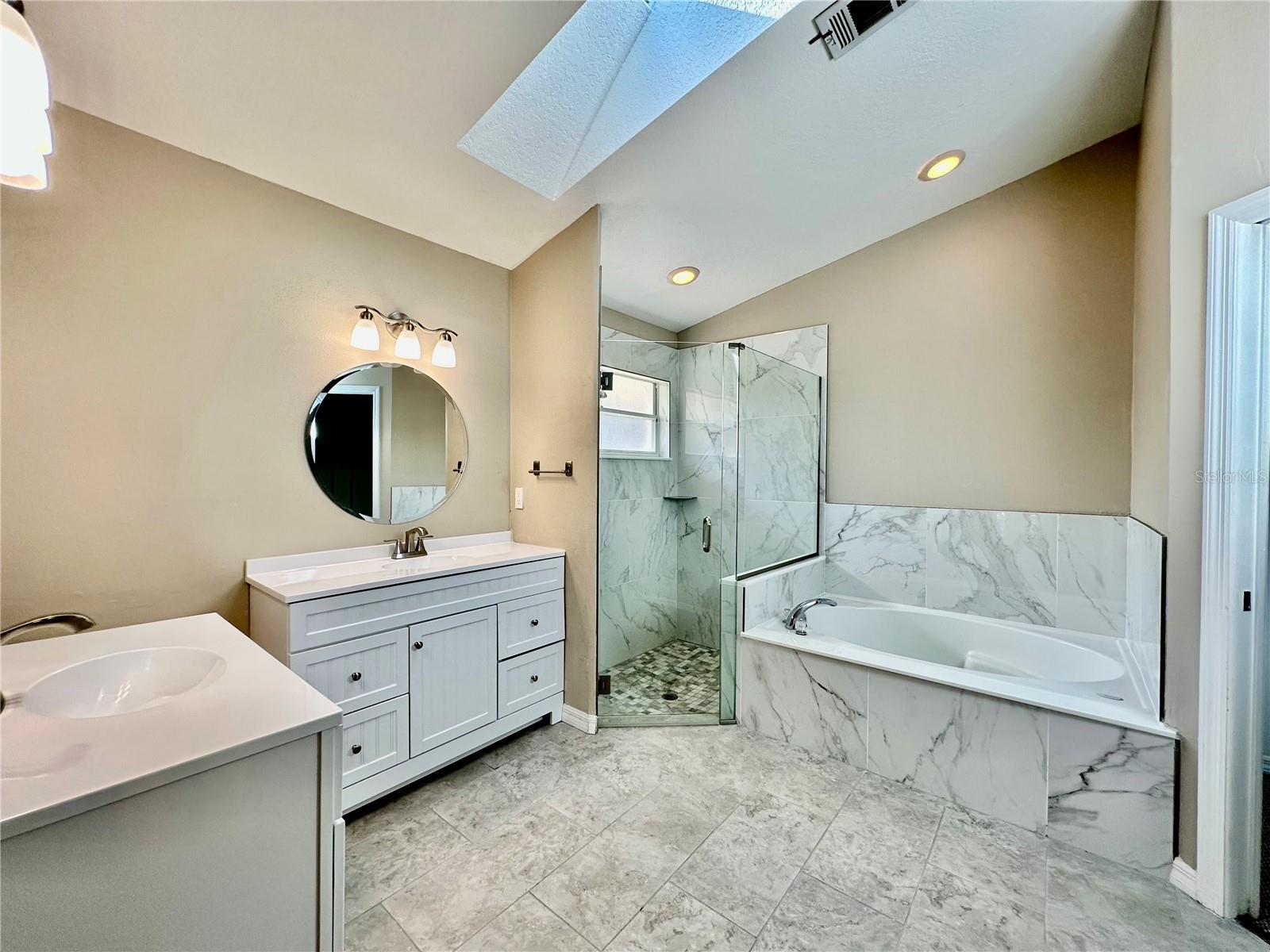 Image 16 of 38 For 7800 Pointview Circle