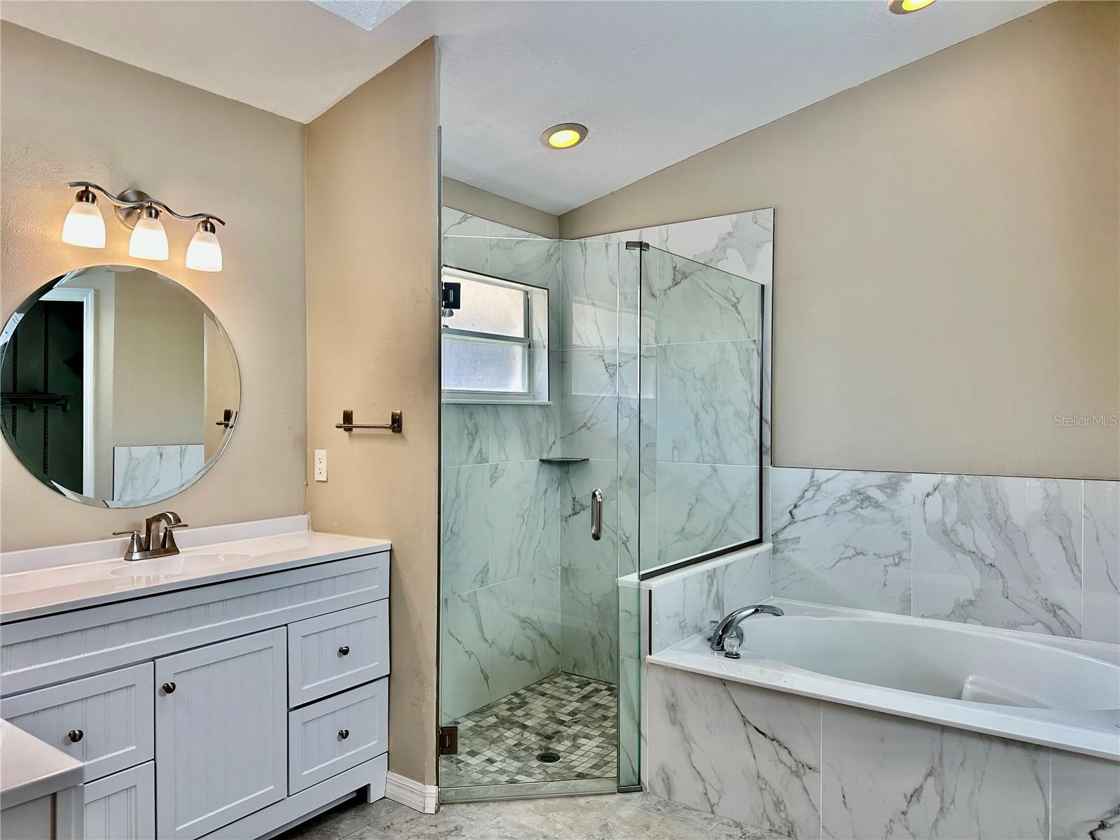 Image 17 of 38 For 7800 Pointview Circle