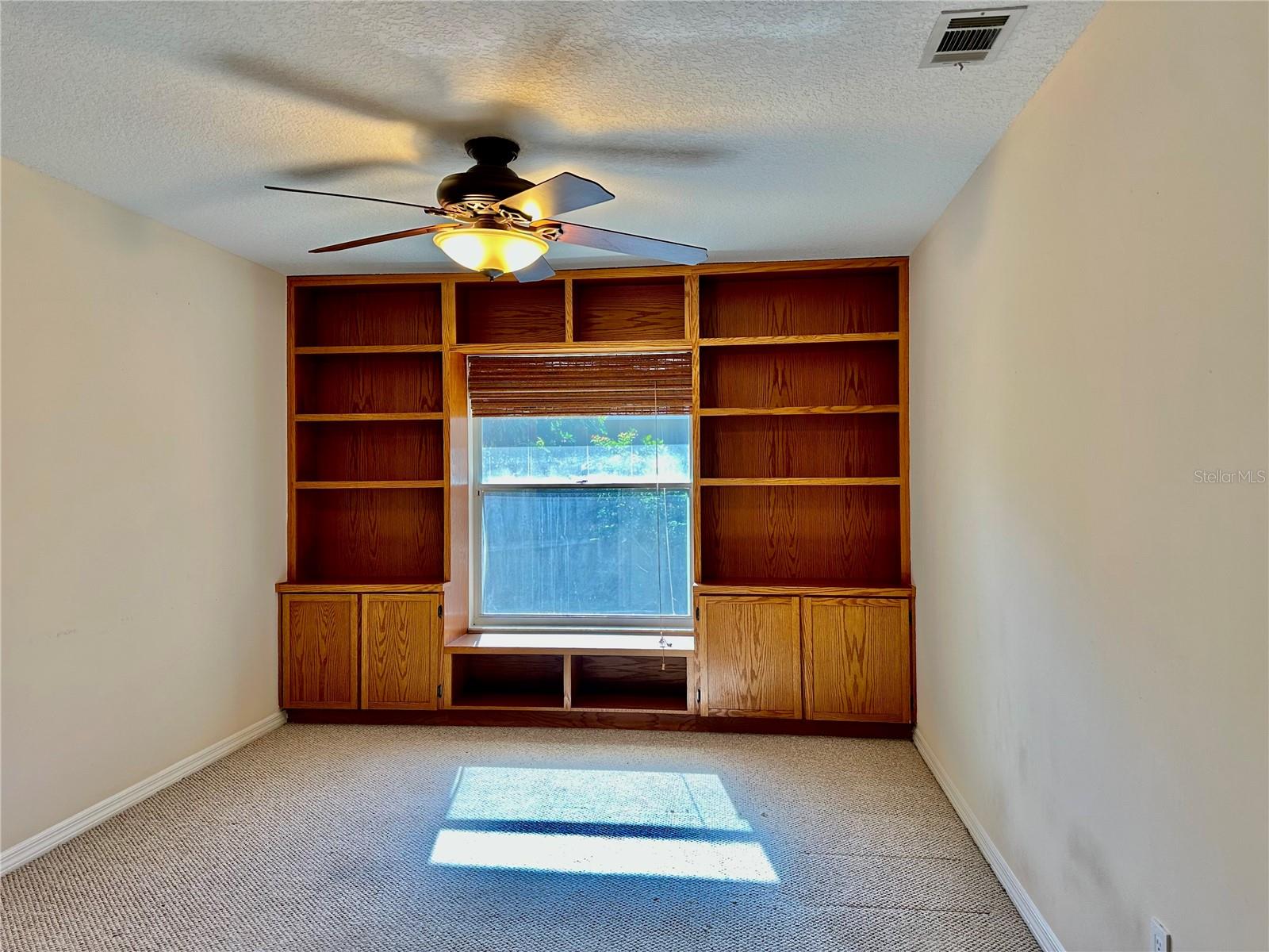 Image 26 of 38 For 7800 Pointview Circle