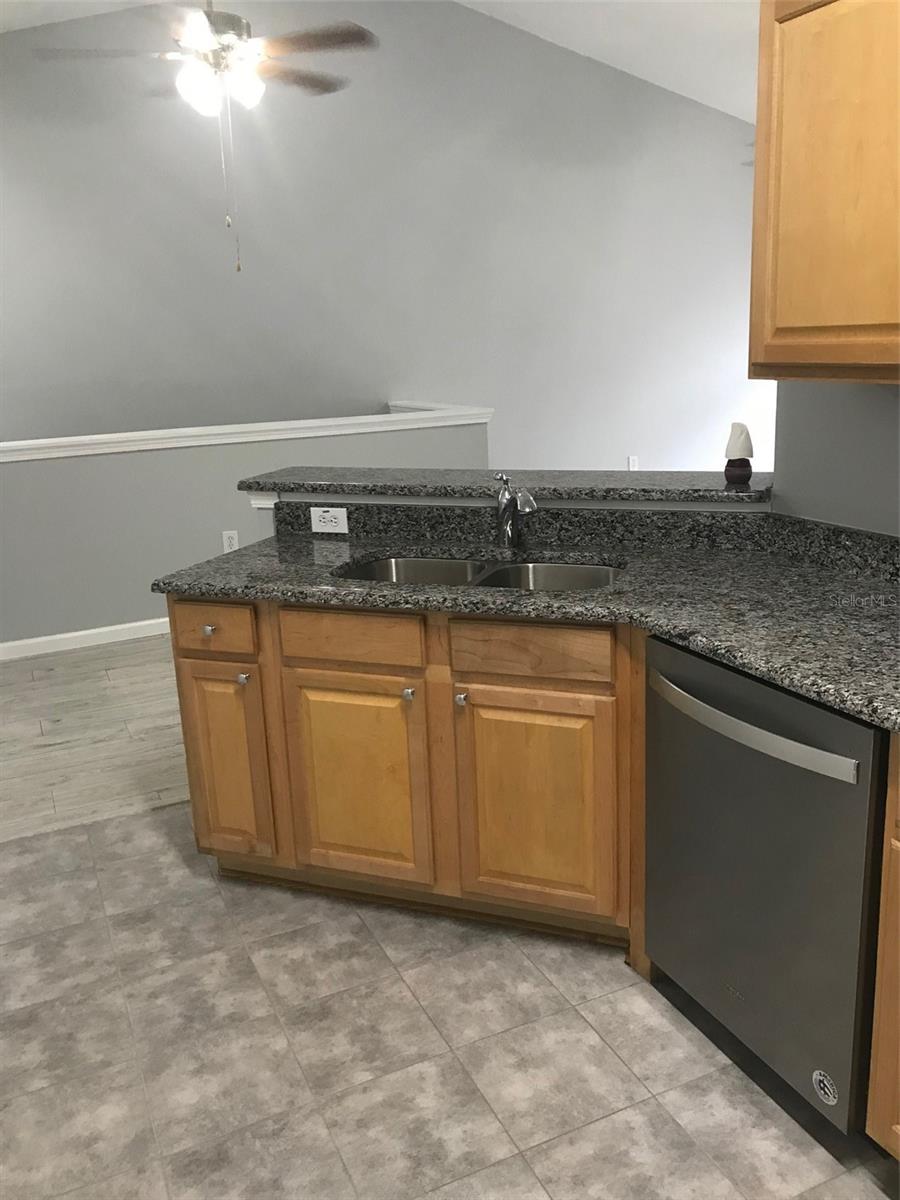 Image 11 of 28 For 10428 Villa View Circle 10428