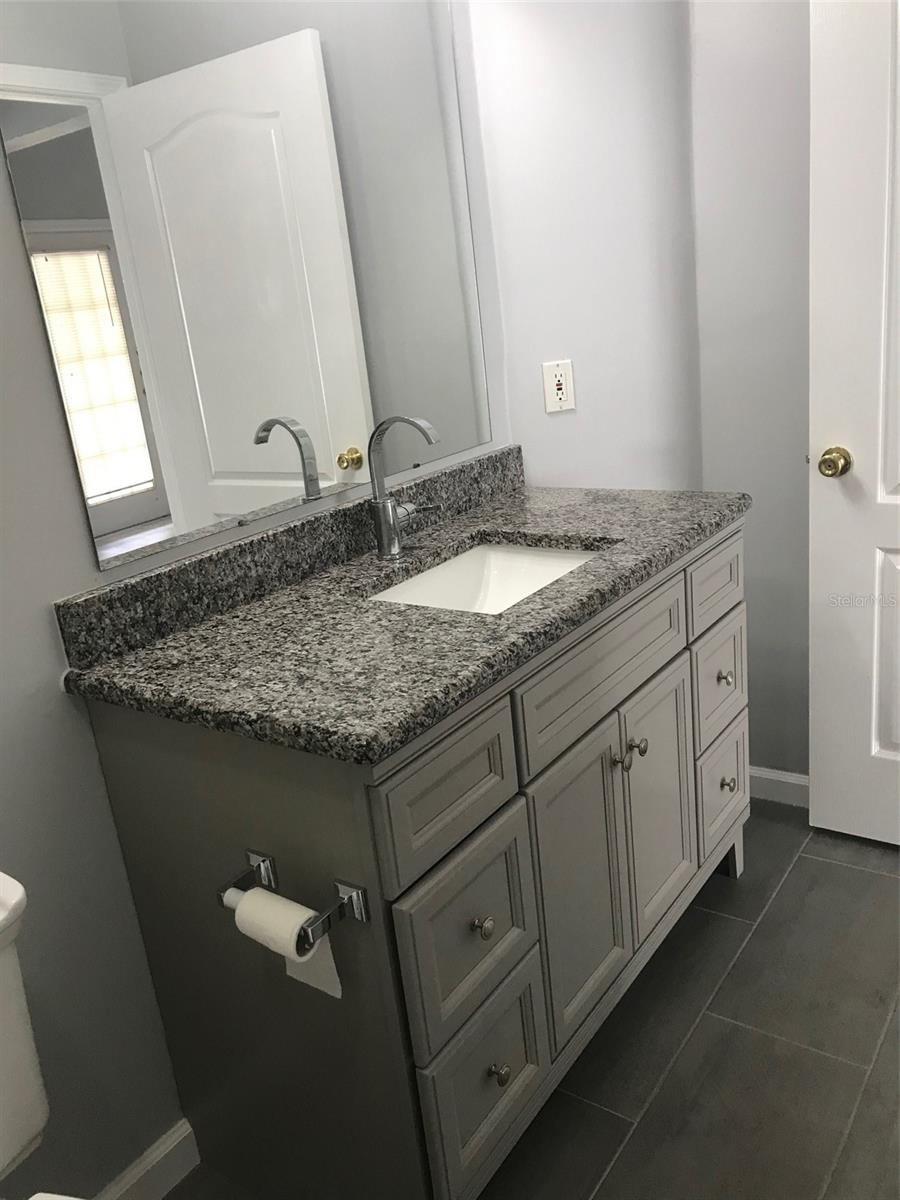 Image 16 of 28 For 10428 Villa View Circle 10428