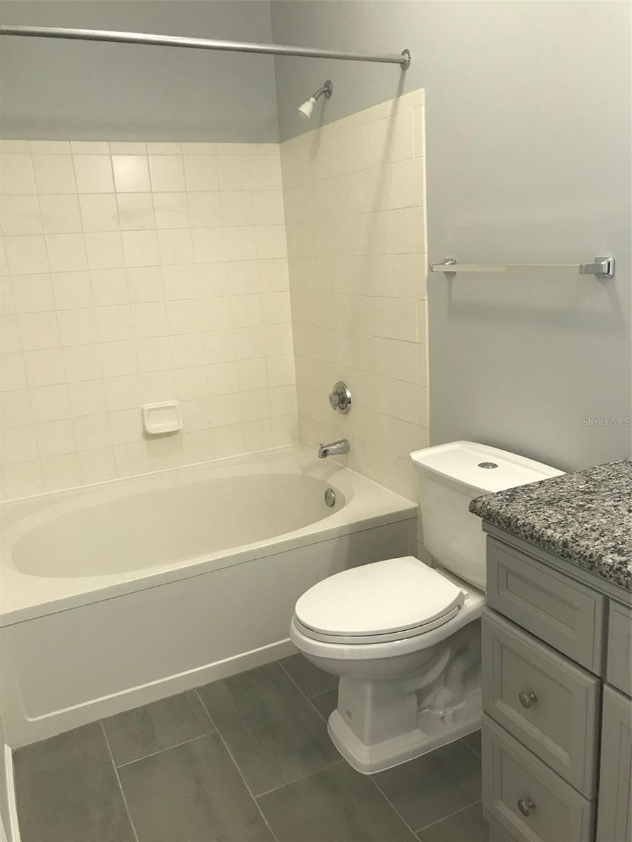 Image 3 of 28 For 10428 Villa View Circle 10428