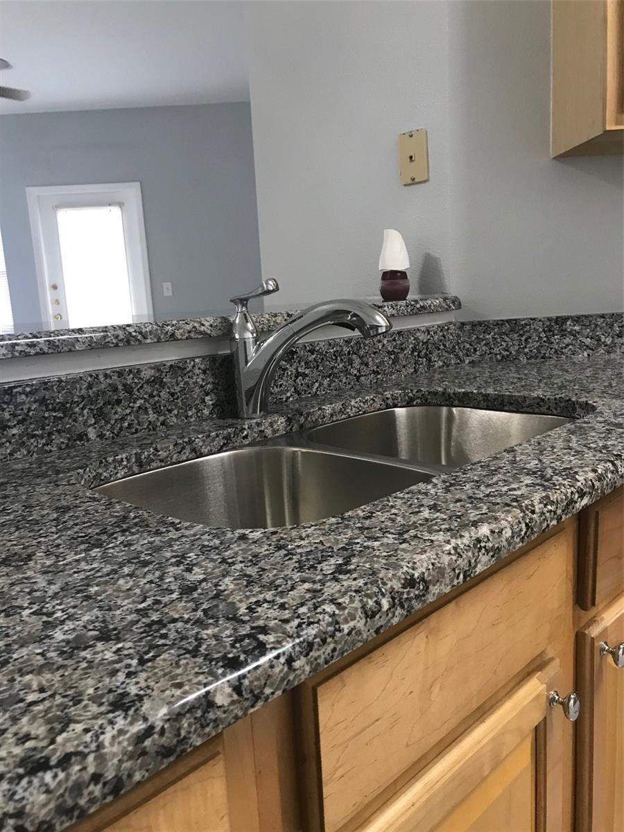 Image 4 of 28 For 10428 Villa View Circle 10428