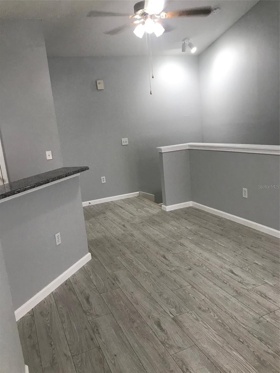 Image 5 of 28 For 10428 Villa View Circle 10428
