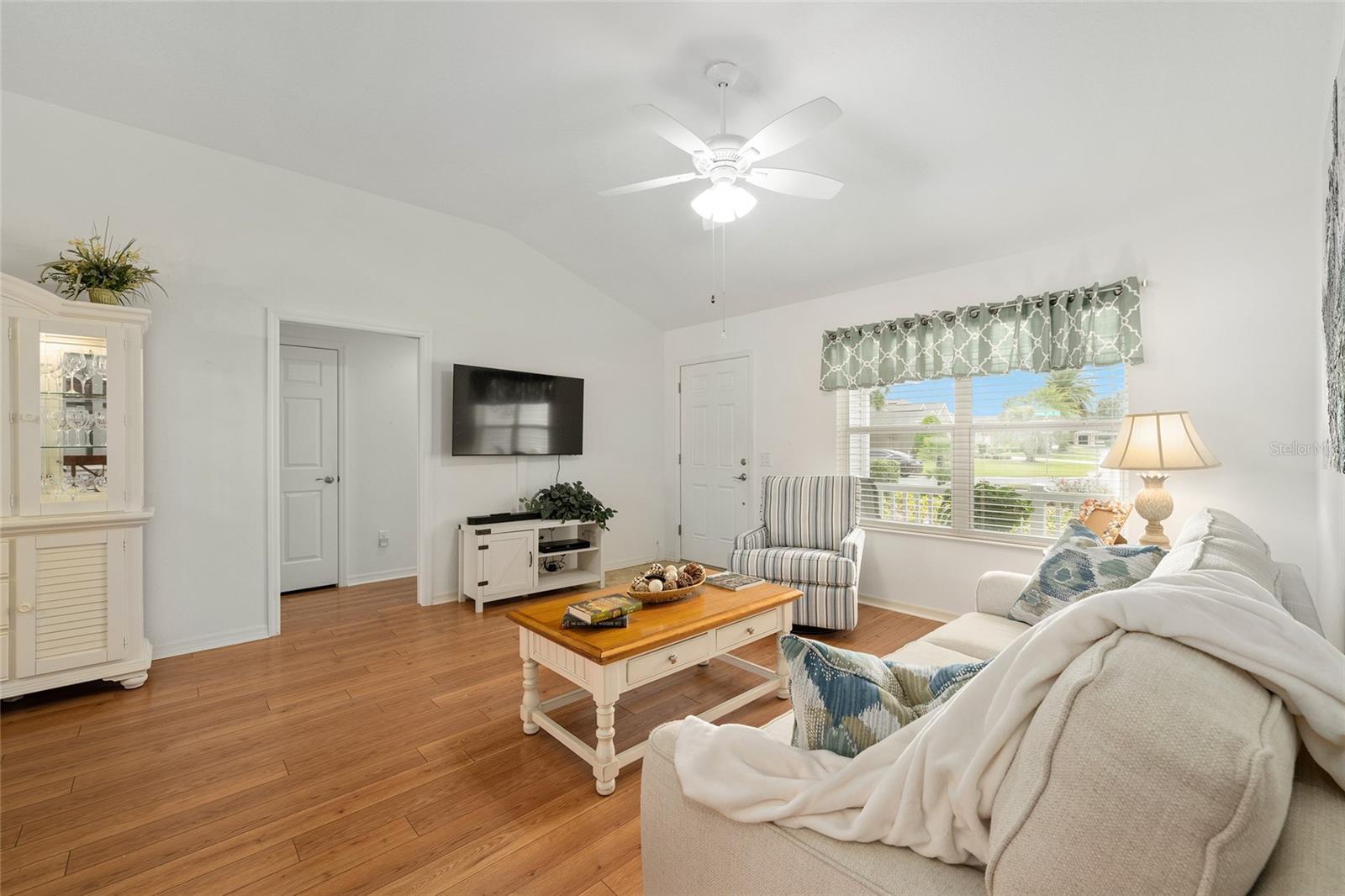 Image 11 of 42 For 2041 Royal Elm Road