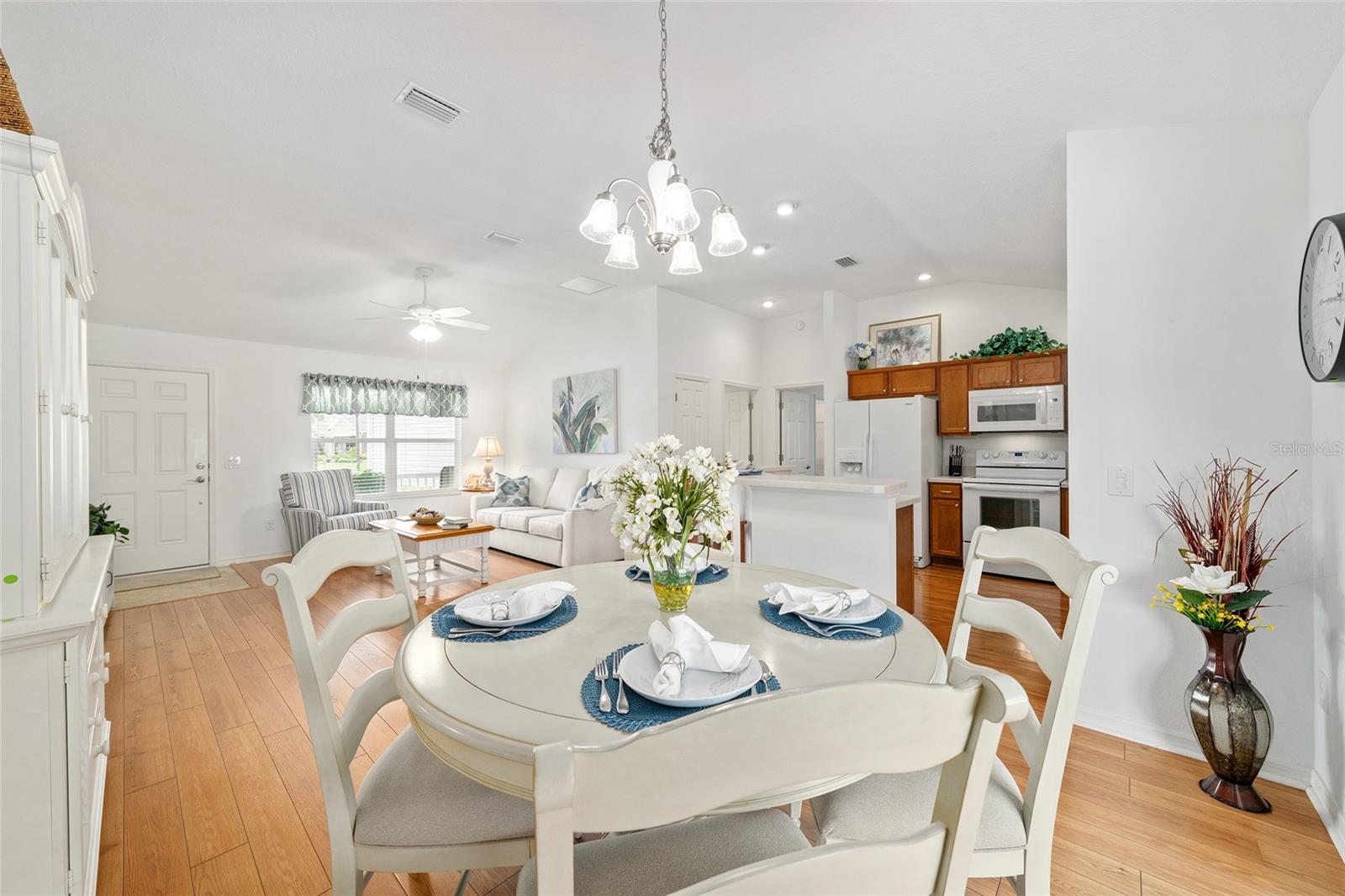 Image 15 of 42 For 2041 Royal Elm Road