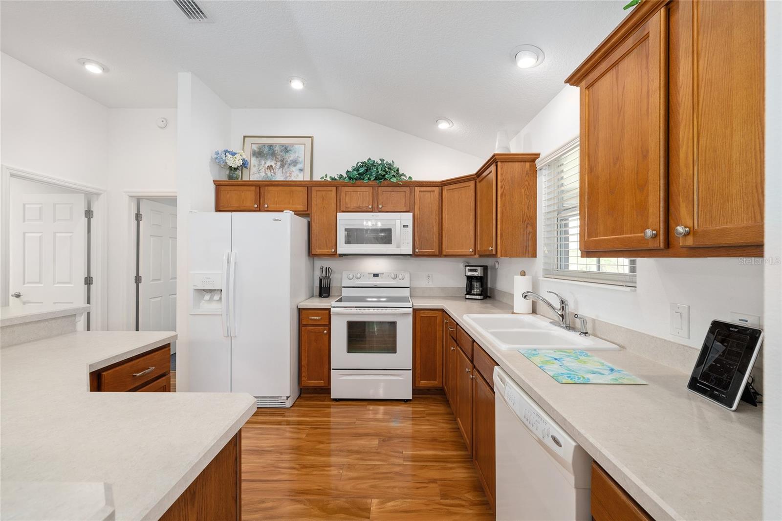 Image 18 of 42 For 2041 Royal Elm Road