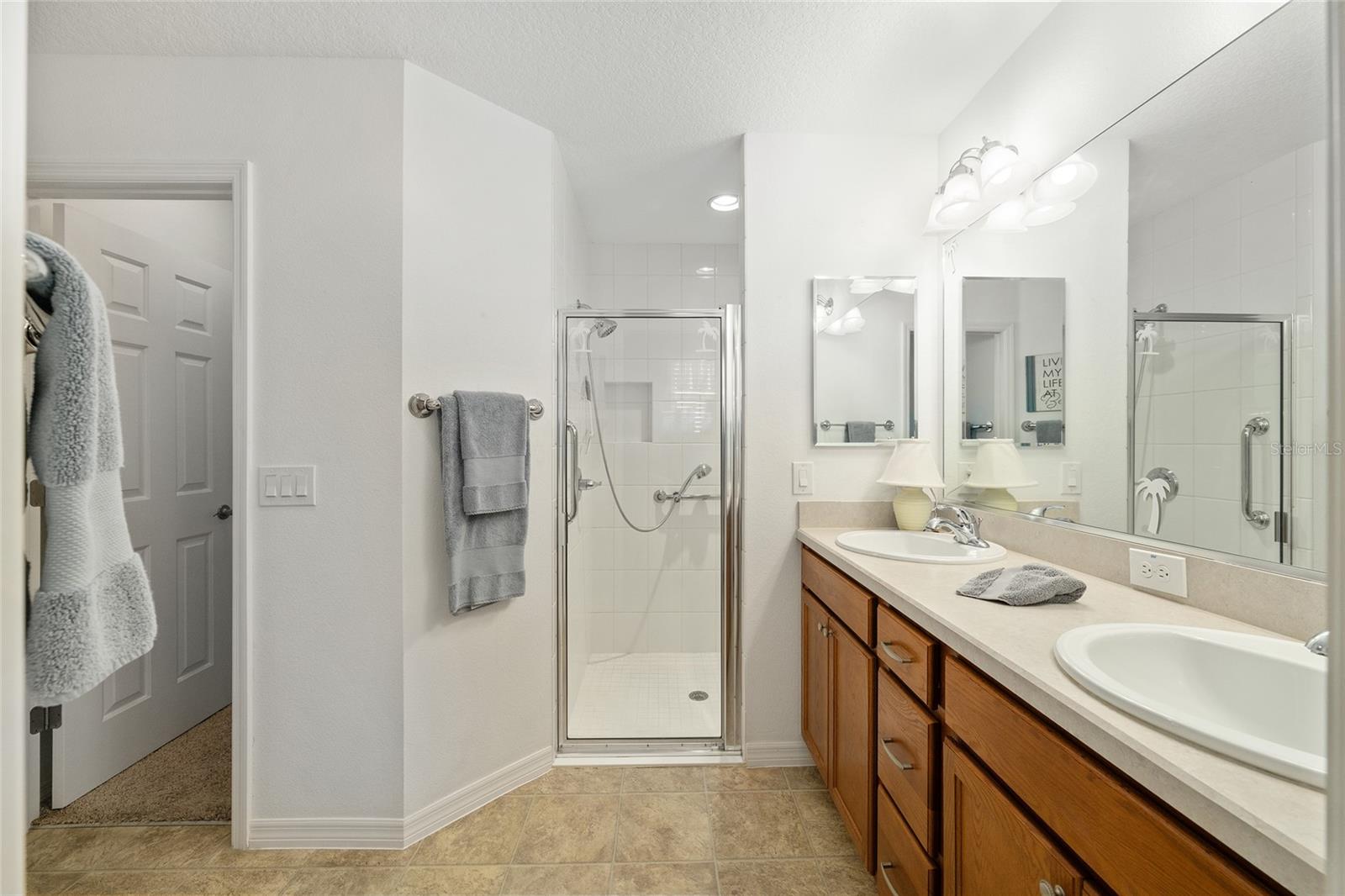 Image 23 of 42 For 2041 Royal Elm Road