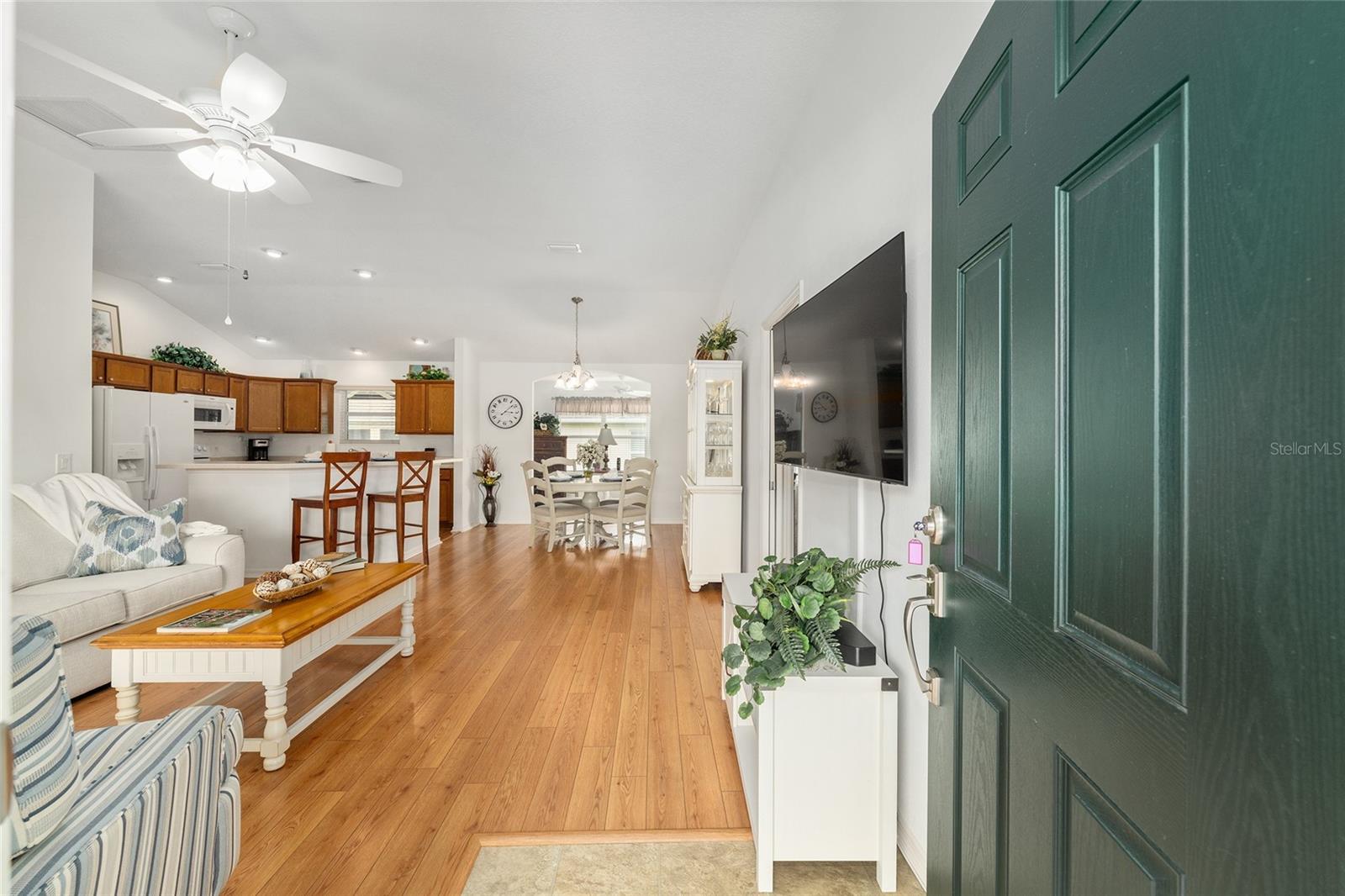 Image 7 of 42 For 2041 Royal Elm Road