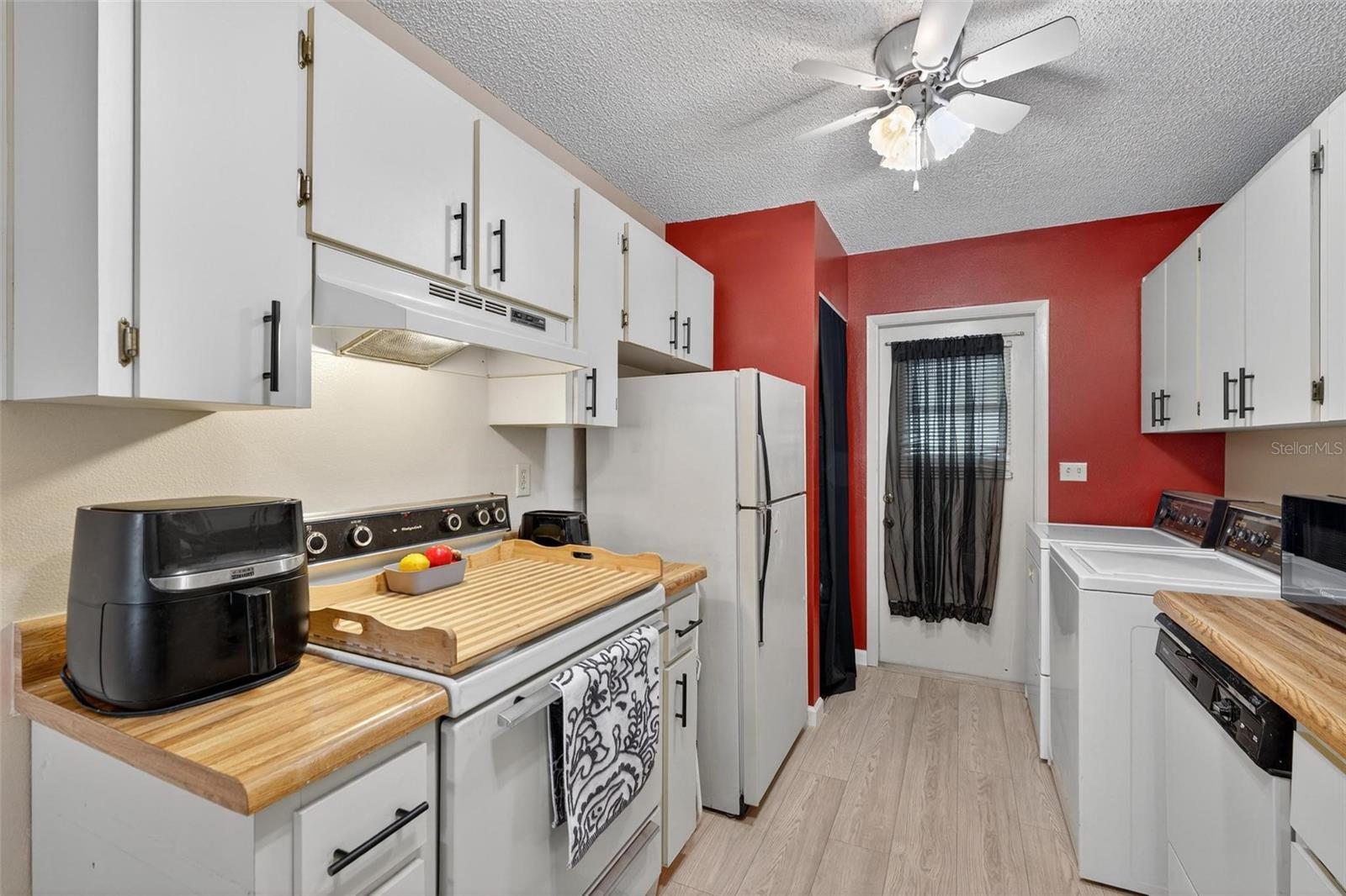 Image 13 of 45 For 30127 Tavares Ridge Boulevard 30127