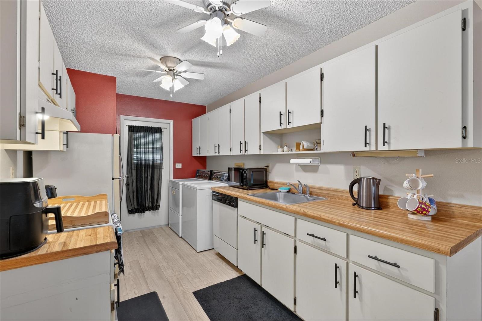 Image 14 of 45 For 30127 Tavares Ridge Boulevard 30127