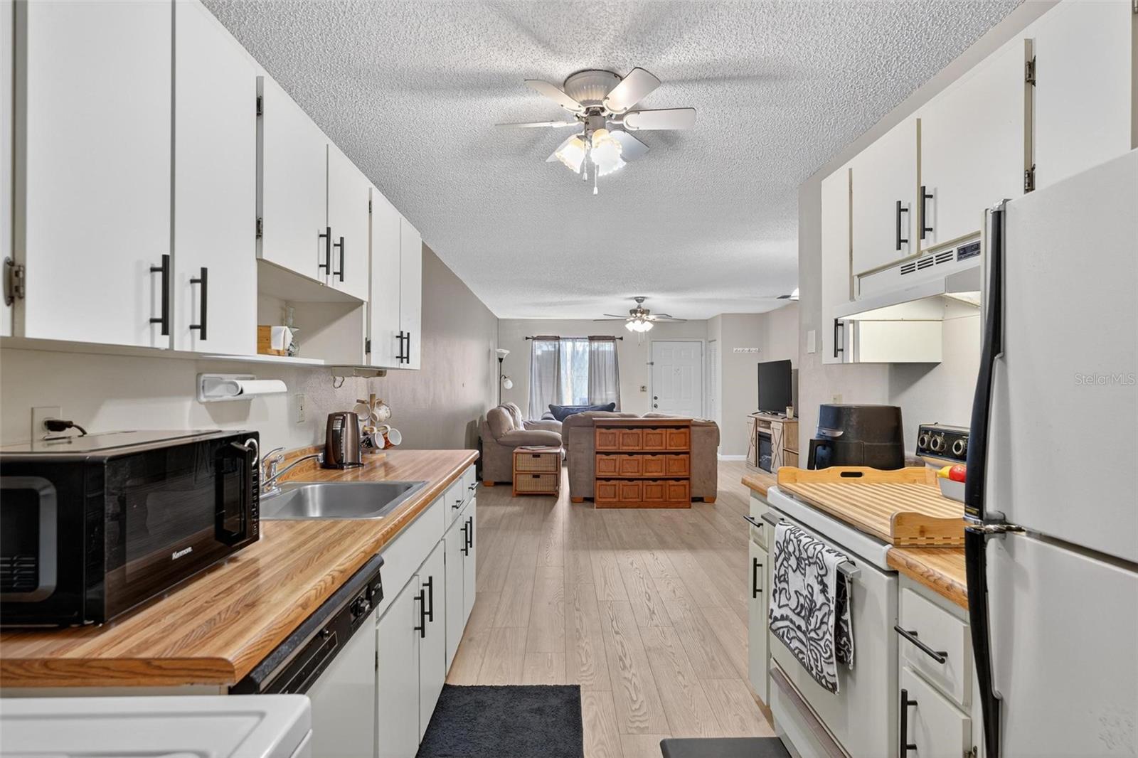 Image 17 of 45 For 30127 Tavares Ridge Boulevard 30127