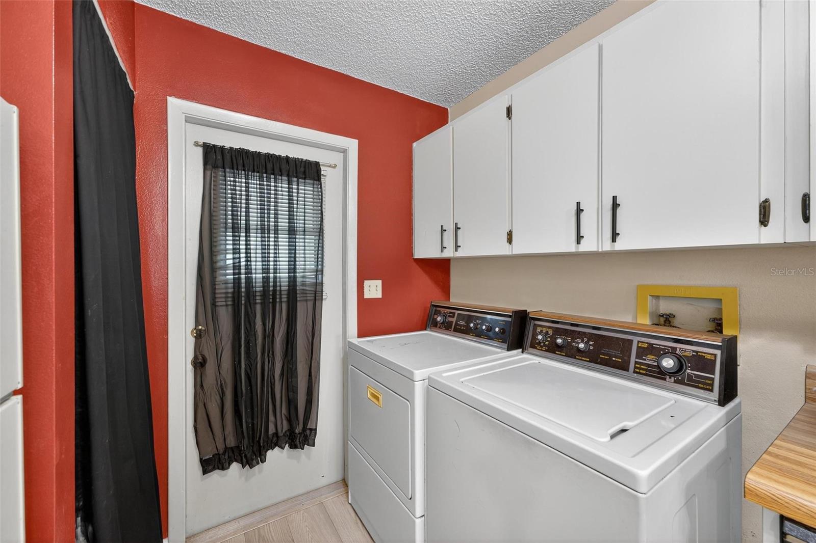 Image 18 of 45 For 30127 Tavares Ridge Boulevard 30127