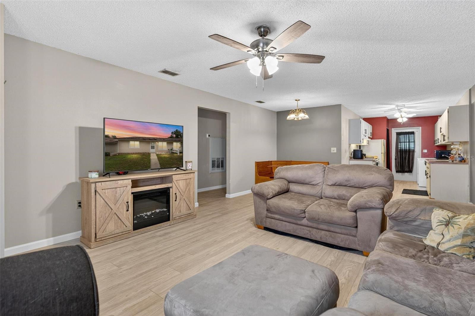 Image 7 of 45 For 30127 Tavares Ridge Boulevard 30127
