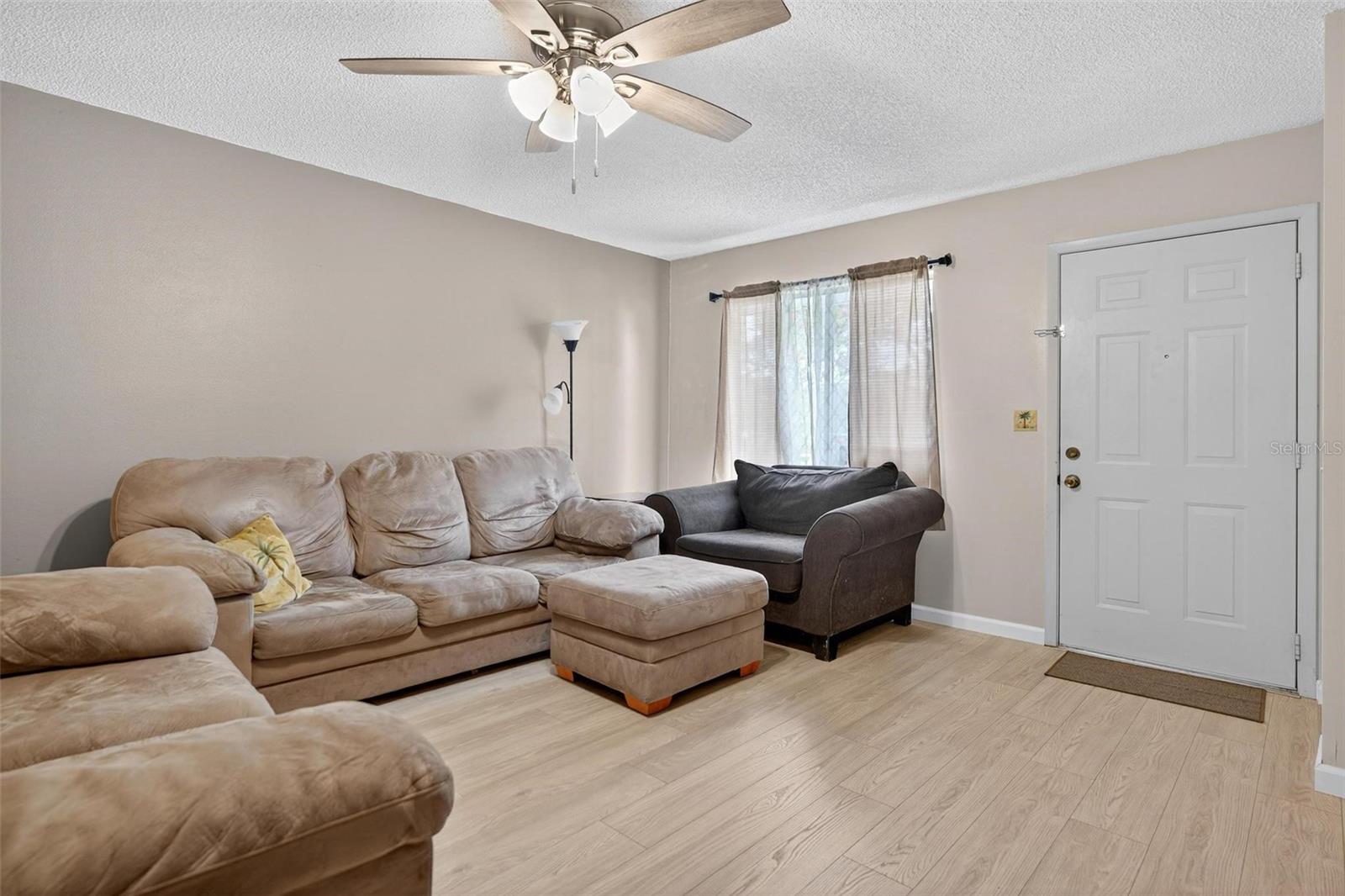 Image 8 of 45 For 30127 Tavares Ridge Boulevard 30127
