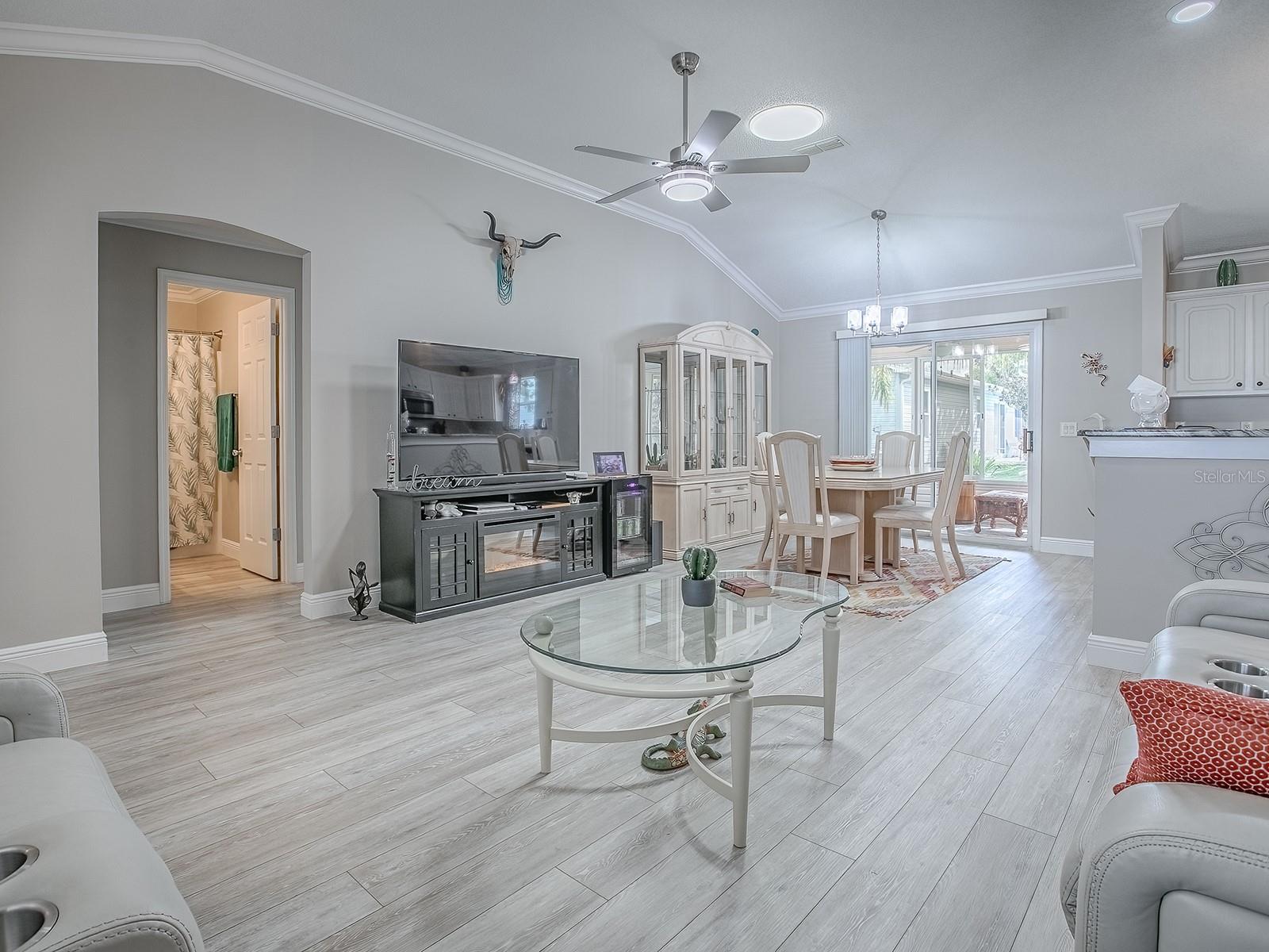 Image 10 of 42 For 421 Aldama Avenue