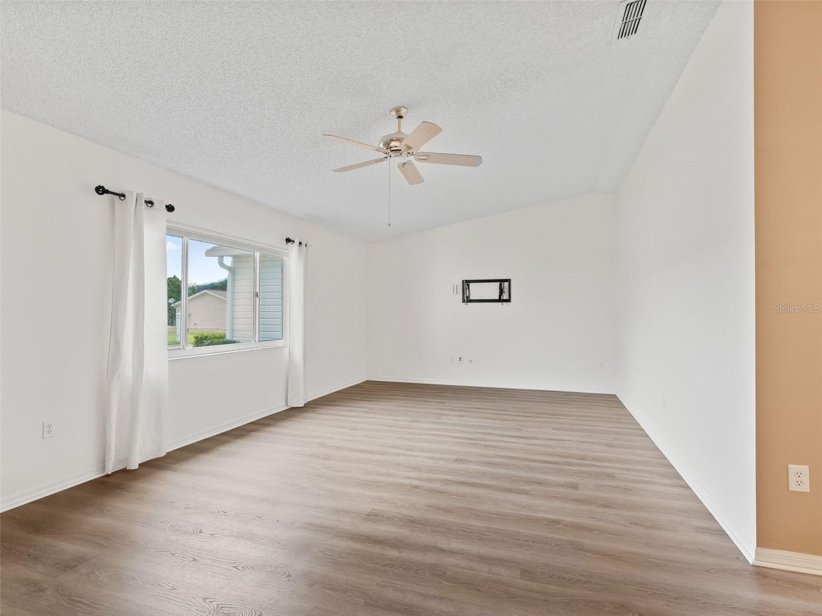 Image 6 of 34 For 17830 95th Circle