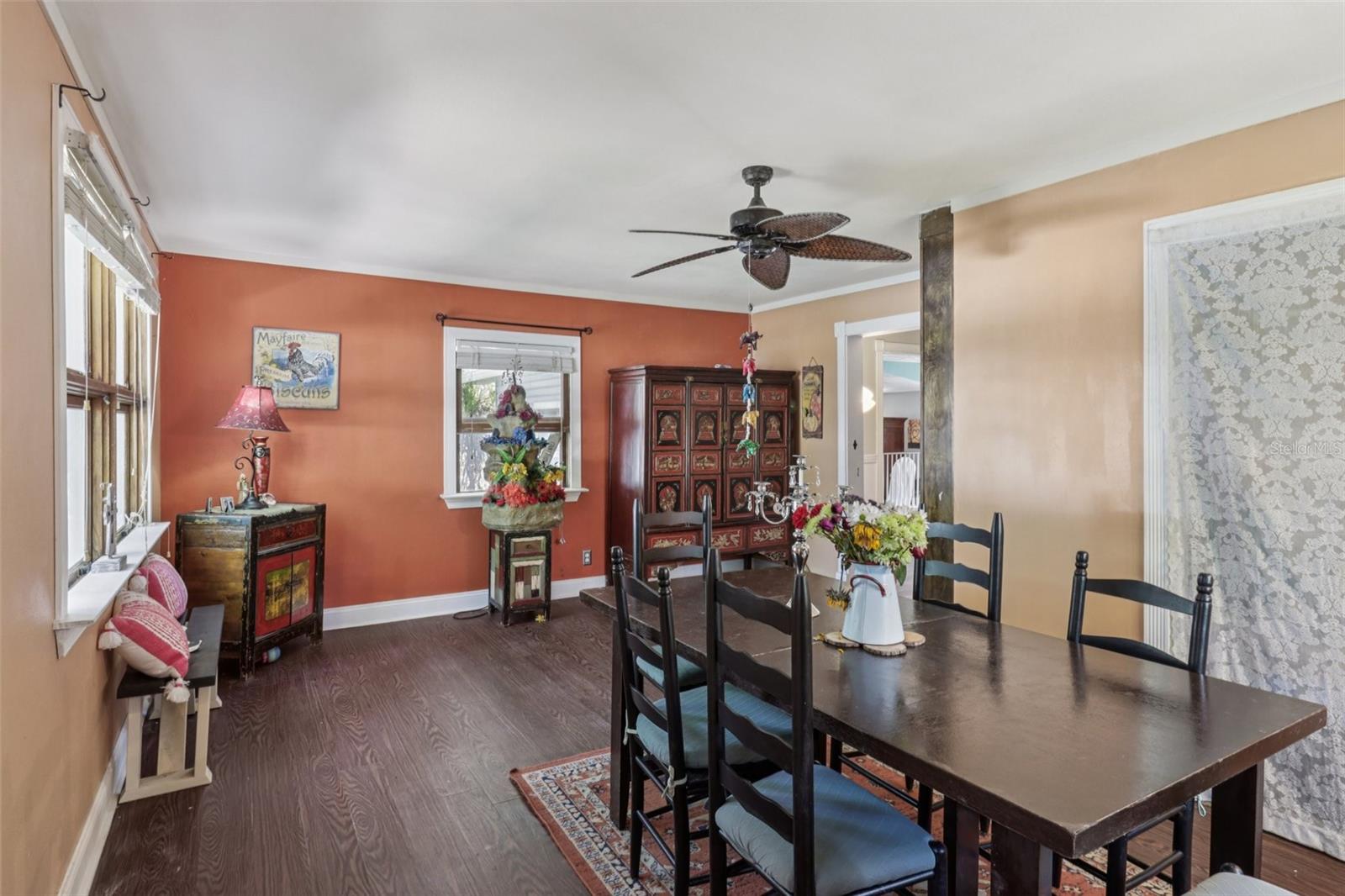 Image 11 of 53 For 1048 Grandview Street