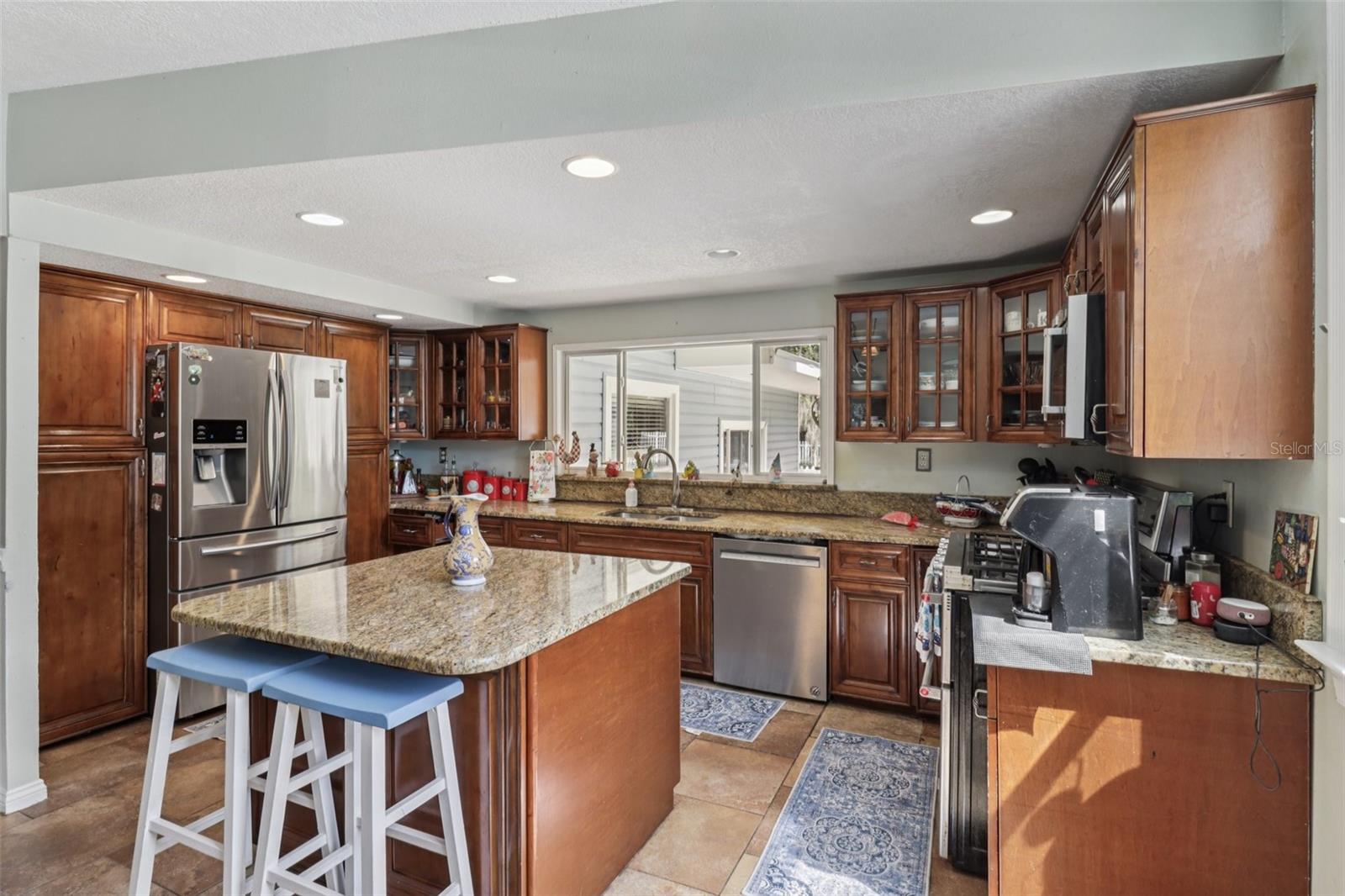 Image 15 of 53 For 1048 Grandview Street