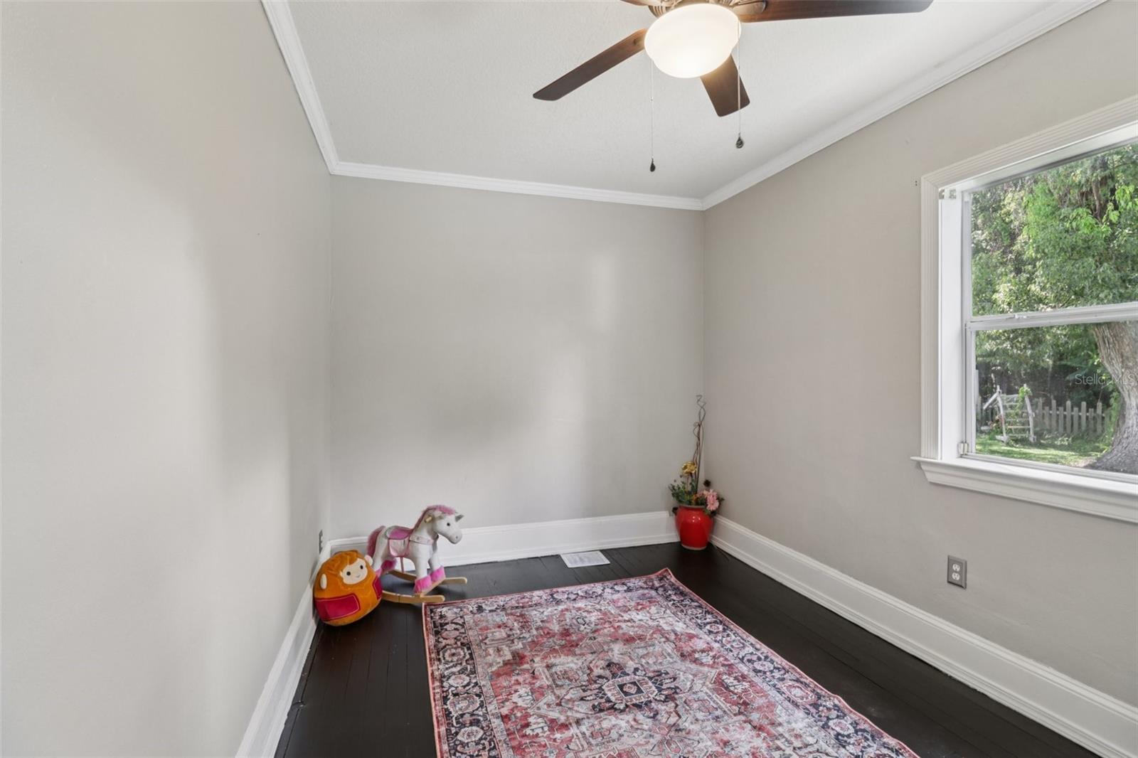 Image 19 of 53 For 1048 Grandview Street