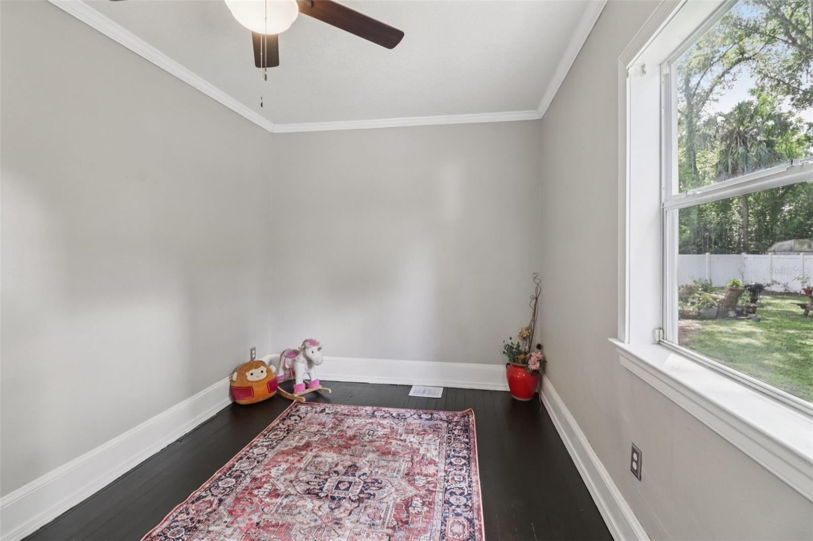 Image 20 of 53 For 1048 Grandview Street