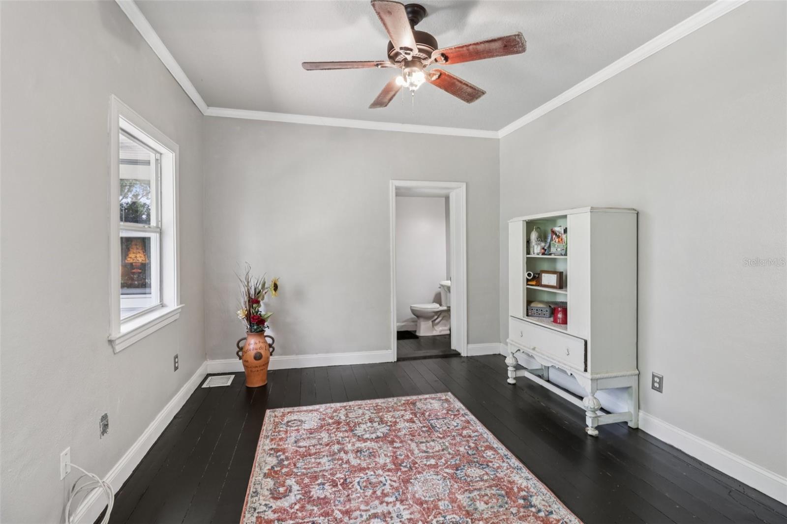 Image 21 of 53 For 1048 Grandview Street