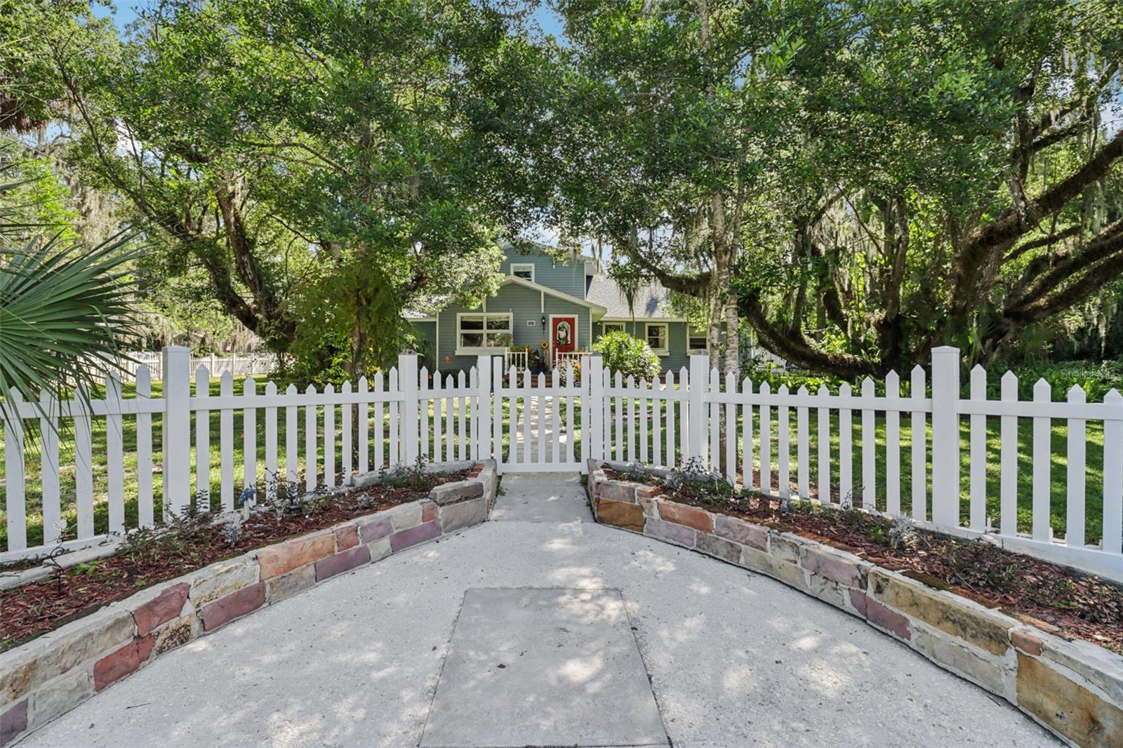 Image 4 of 53 For 1048 Grandview Street