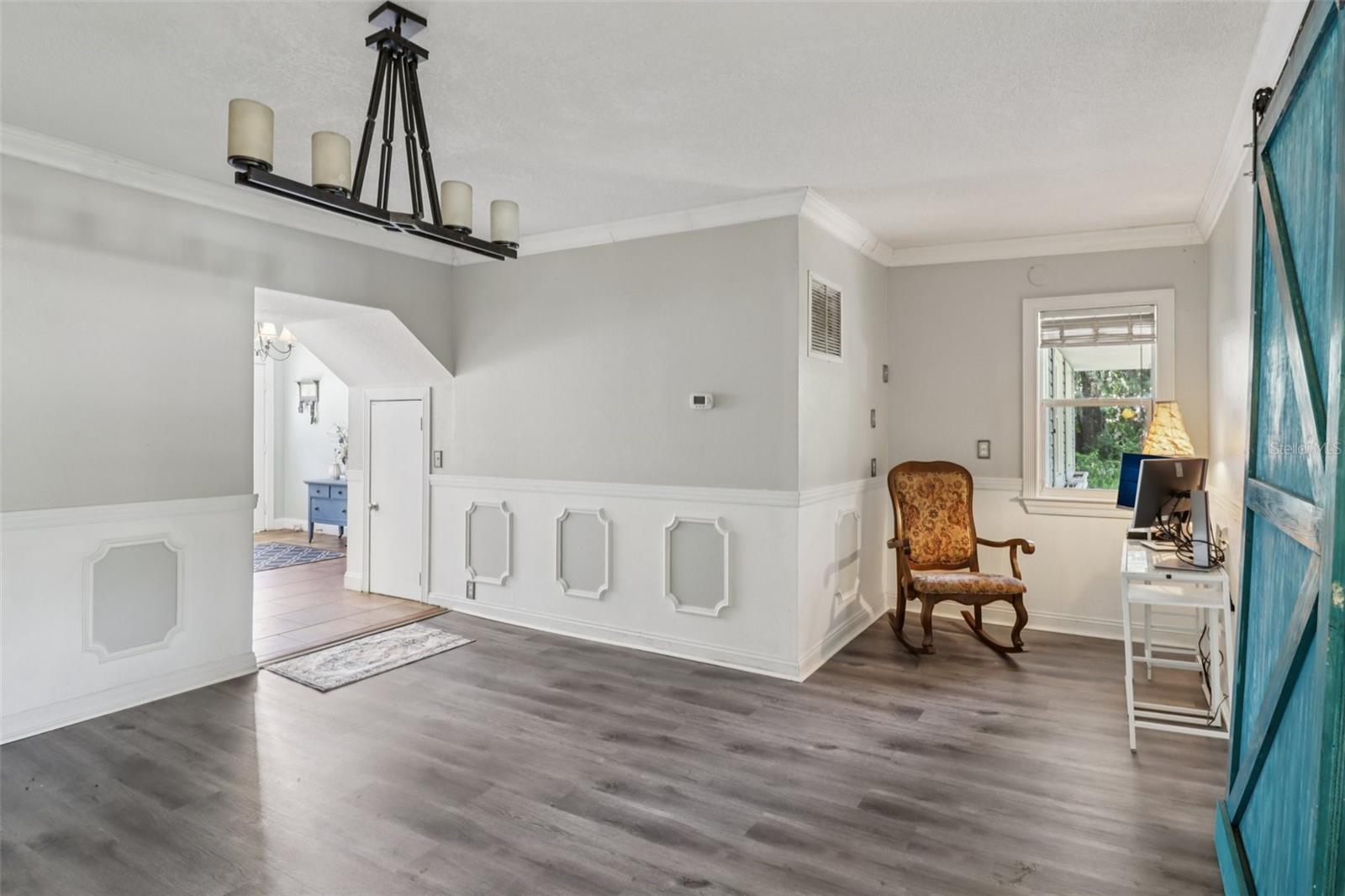 Image 9 of 53 For 1048 Grandview Street