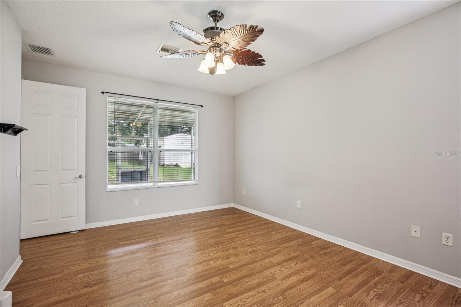 Image 27 of 42 For 13421 Biscayne Drive