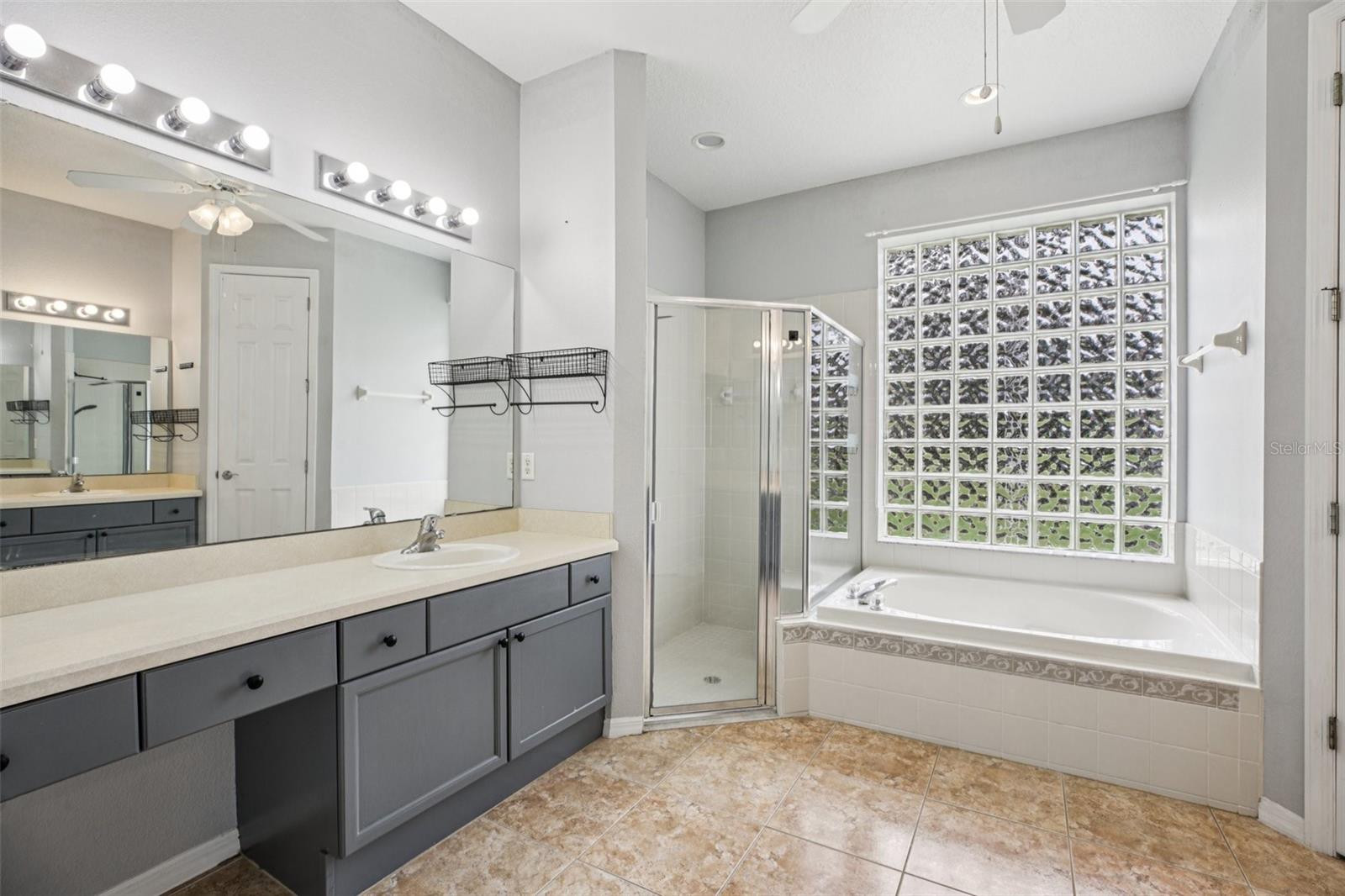 Image 28 of 42 For 13421 Biscayne Drive