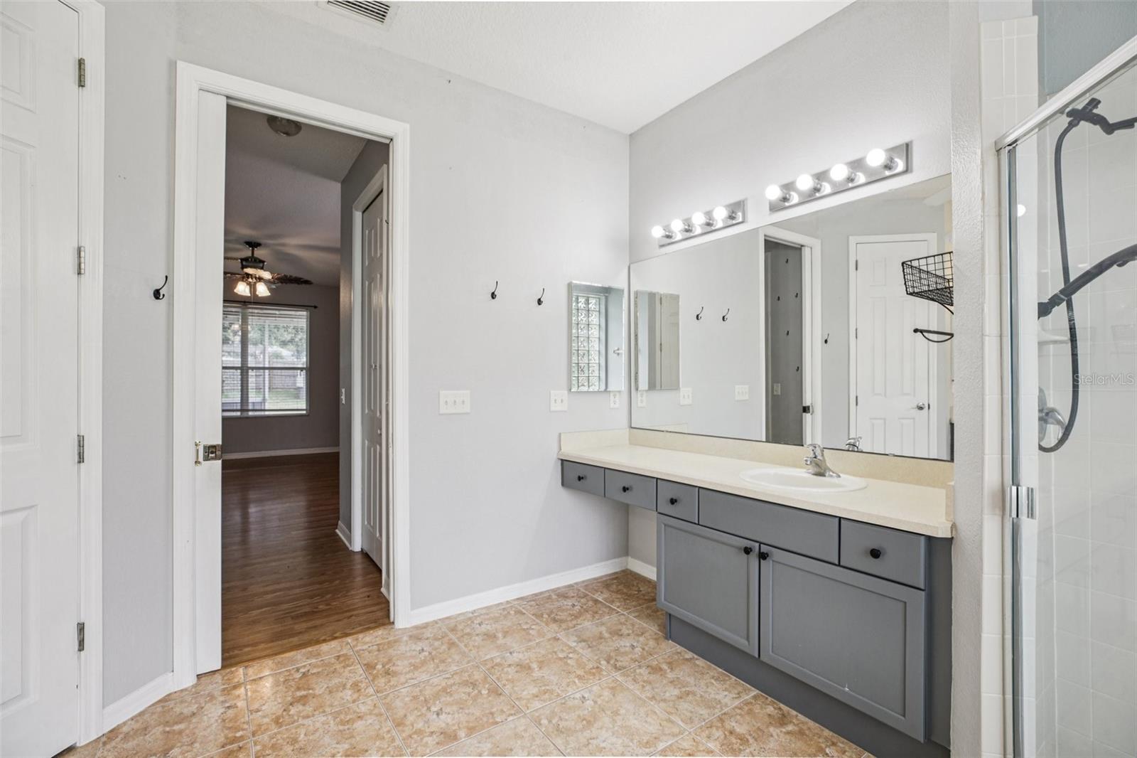 Image 30 of 42 For 13421 Biscayne Drive