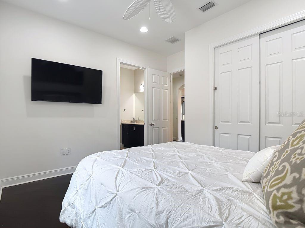 Image 23 of 50 For 10264 Porto Romano Drive