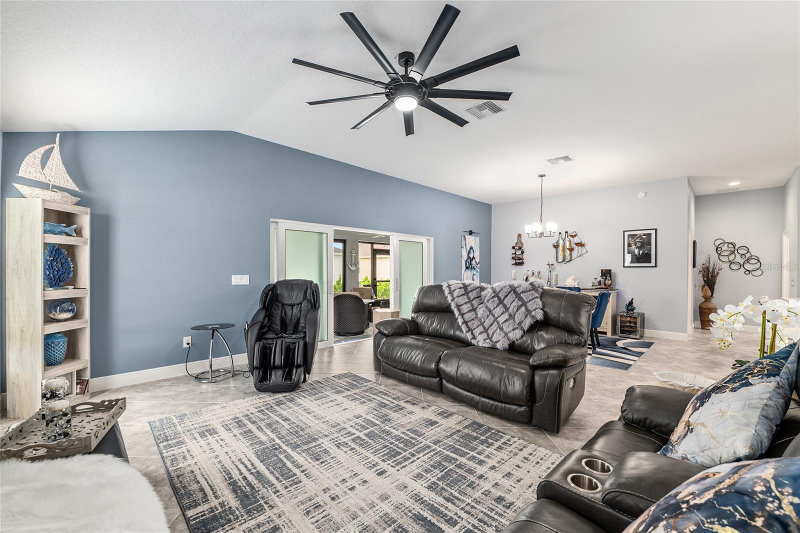 Image 12 of 67 For 7086 Lawrenceville Way