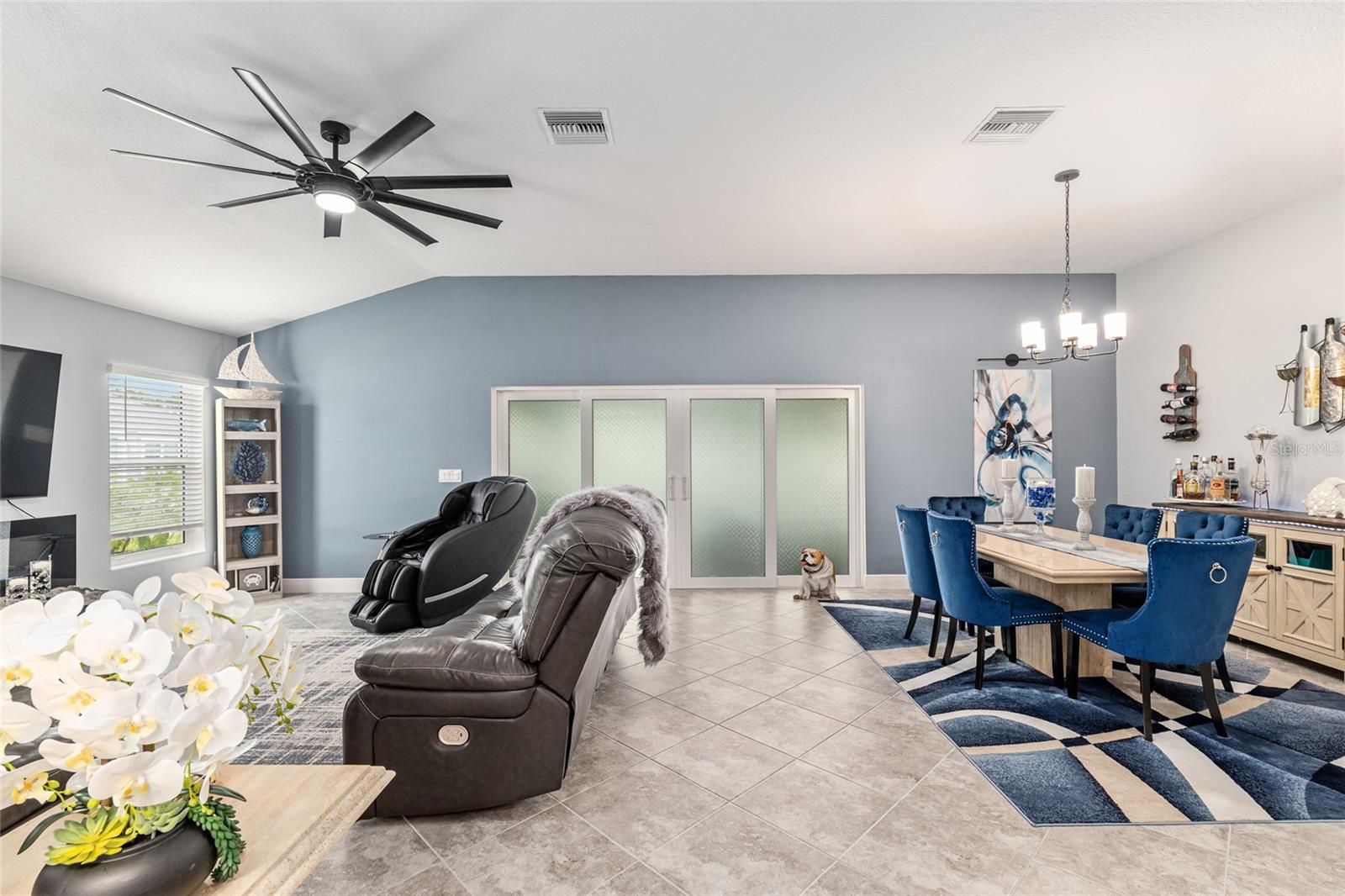 Image 17 of 67 For 7086 Lawrenceville Way