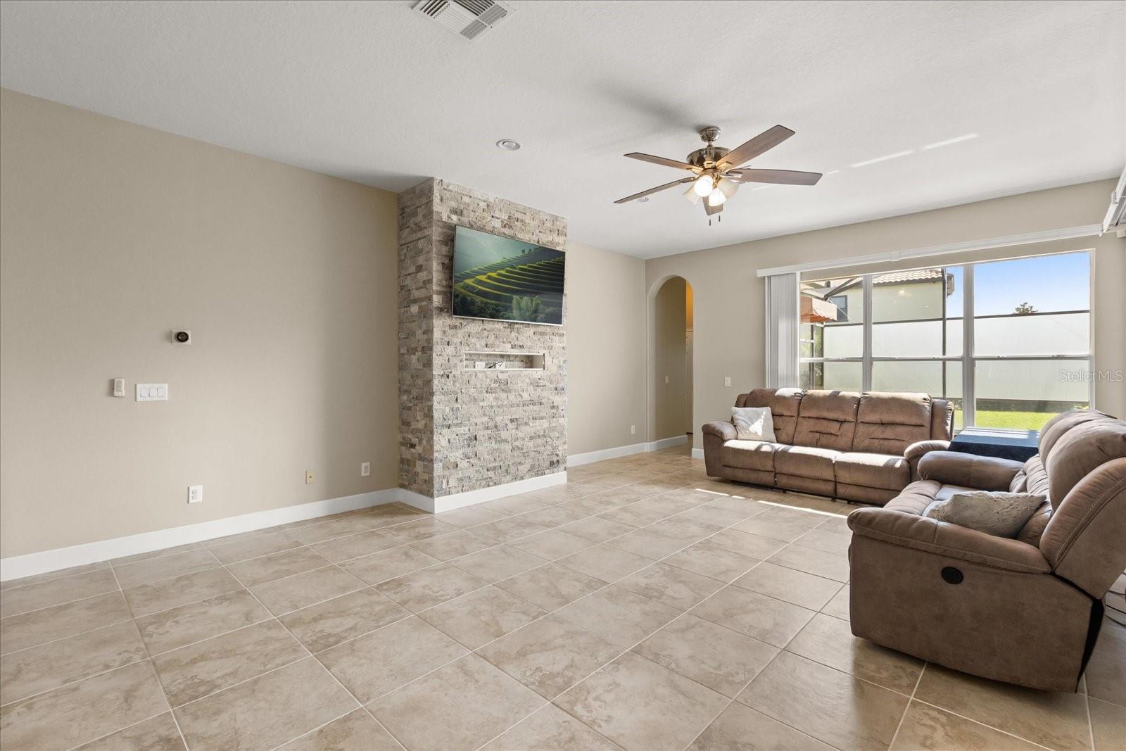 Image 13 of 57 For 2035 Capri Lane