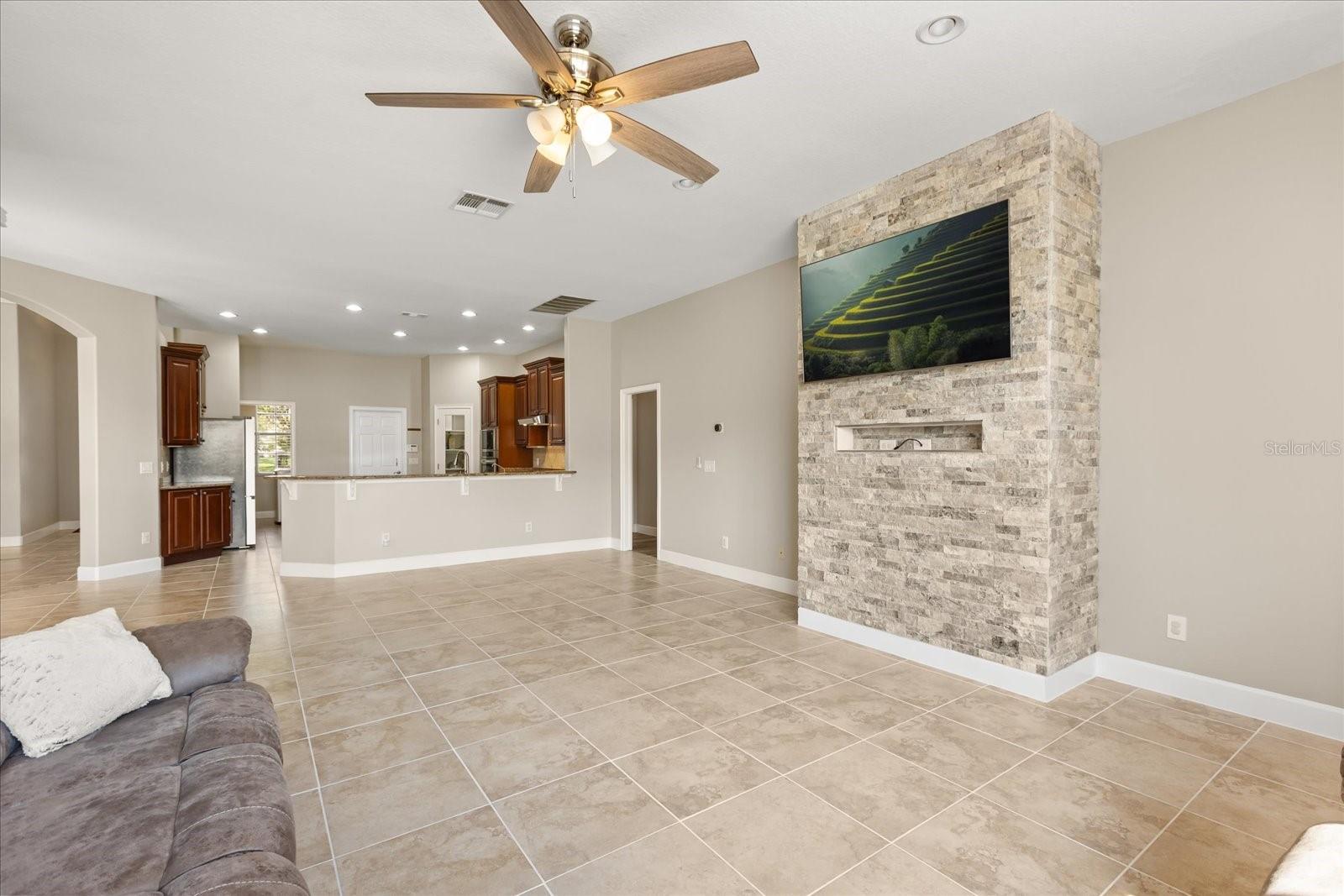 Image 15 of 57 For 2035 Capri Lane