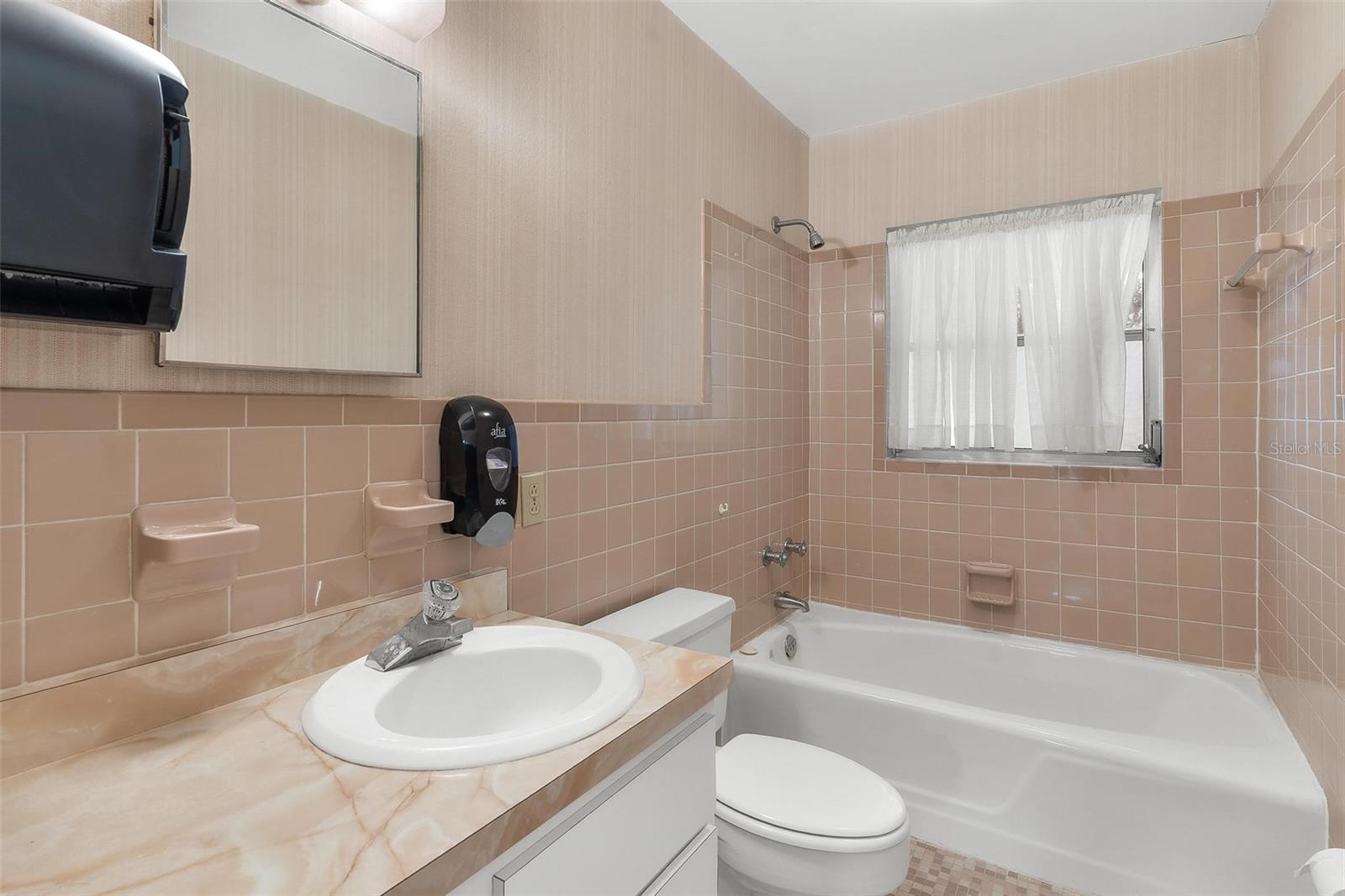 Image 19 of 27 For 1801 Vine Street