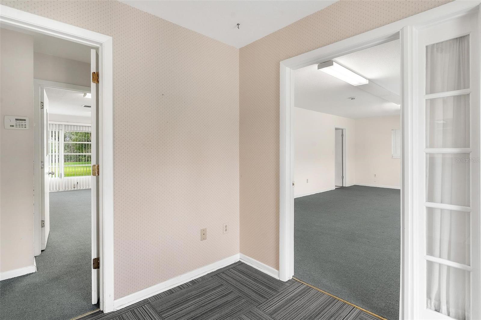 Image 6 of 27 For 1801 Vine Street