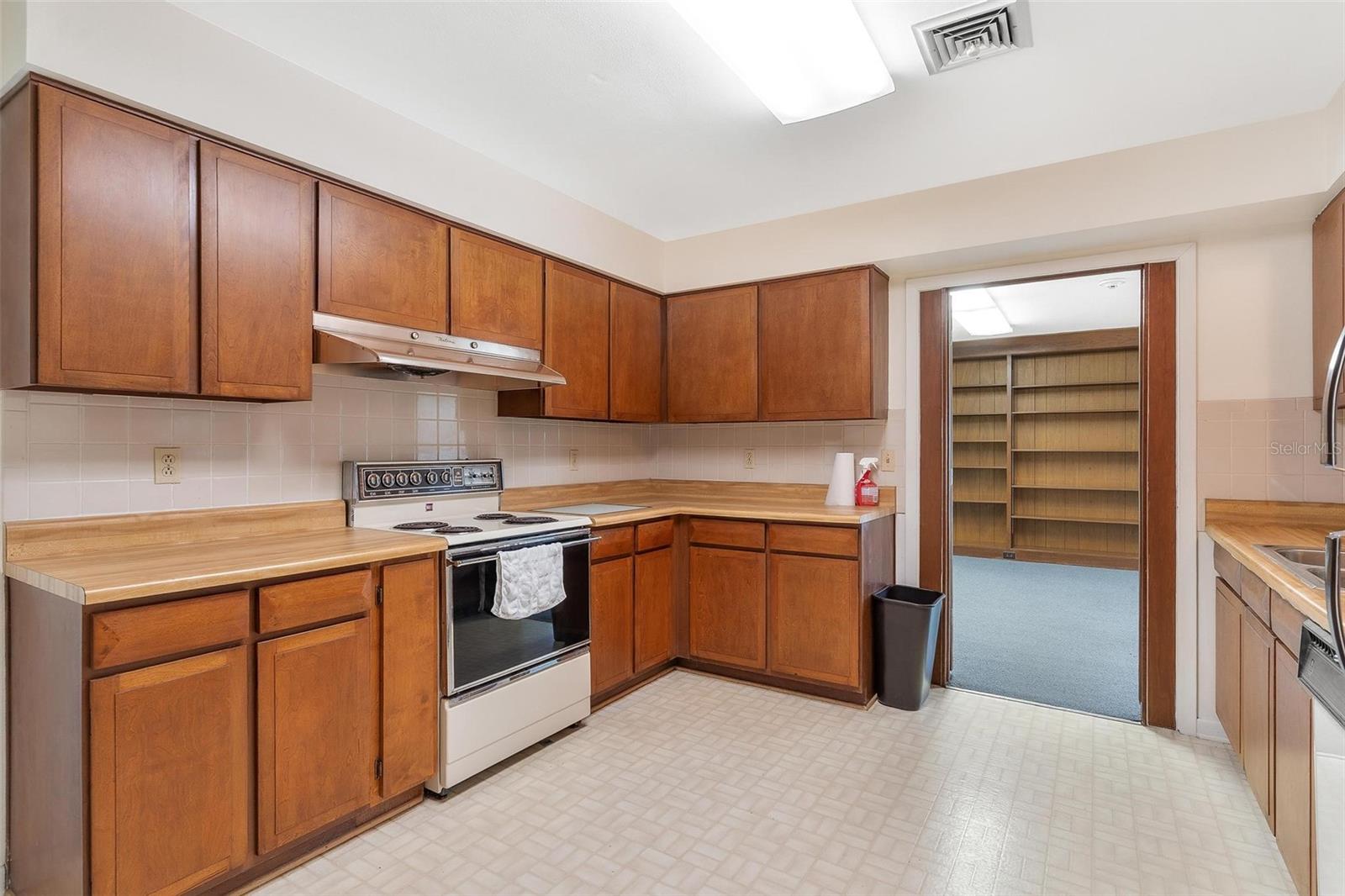 Image 9 of 27 For 1801 Vine Street