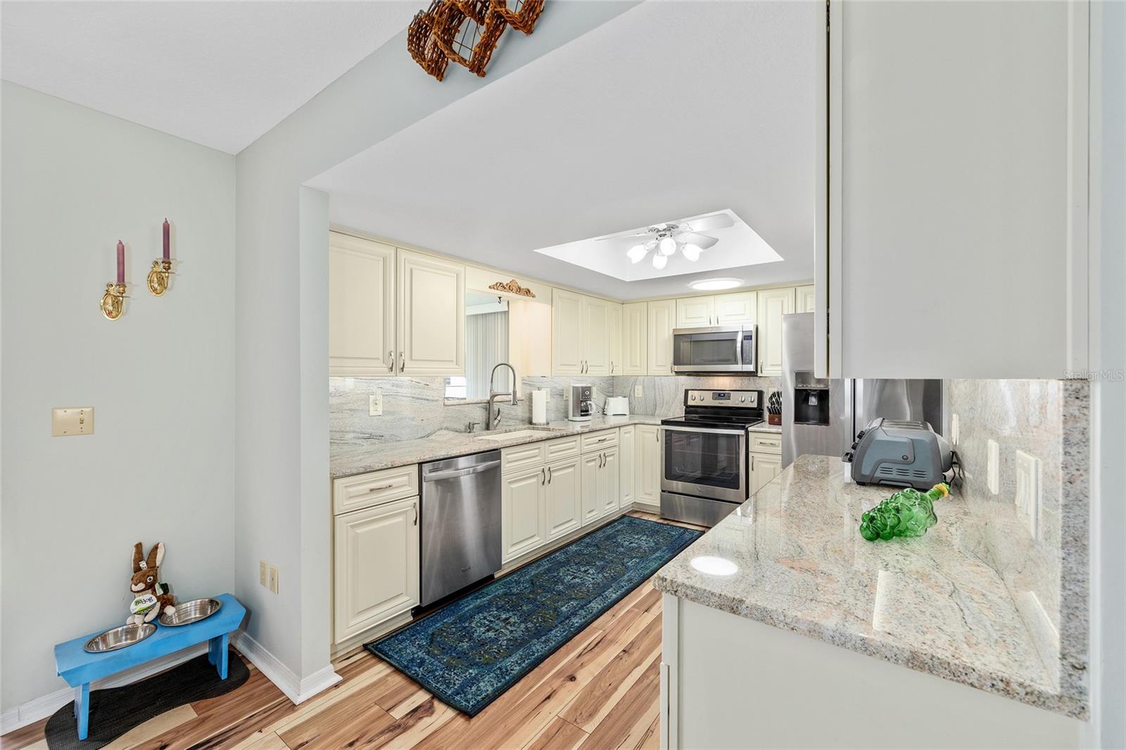 Image 16 of 46 For 10435 178th Place