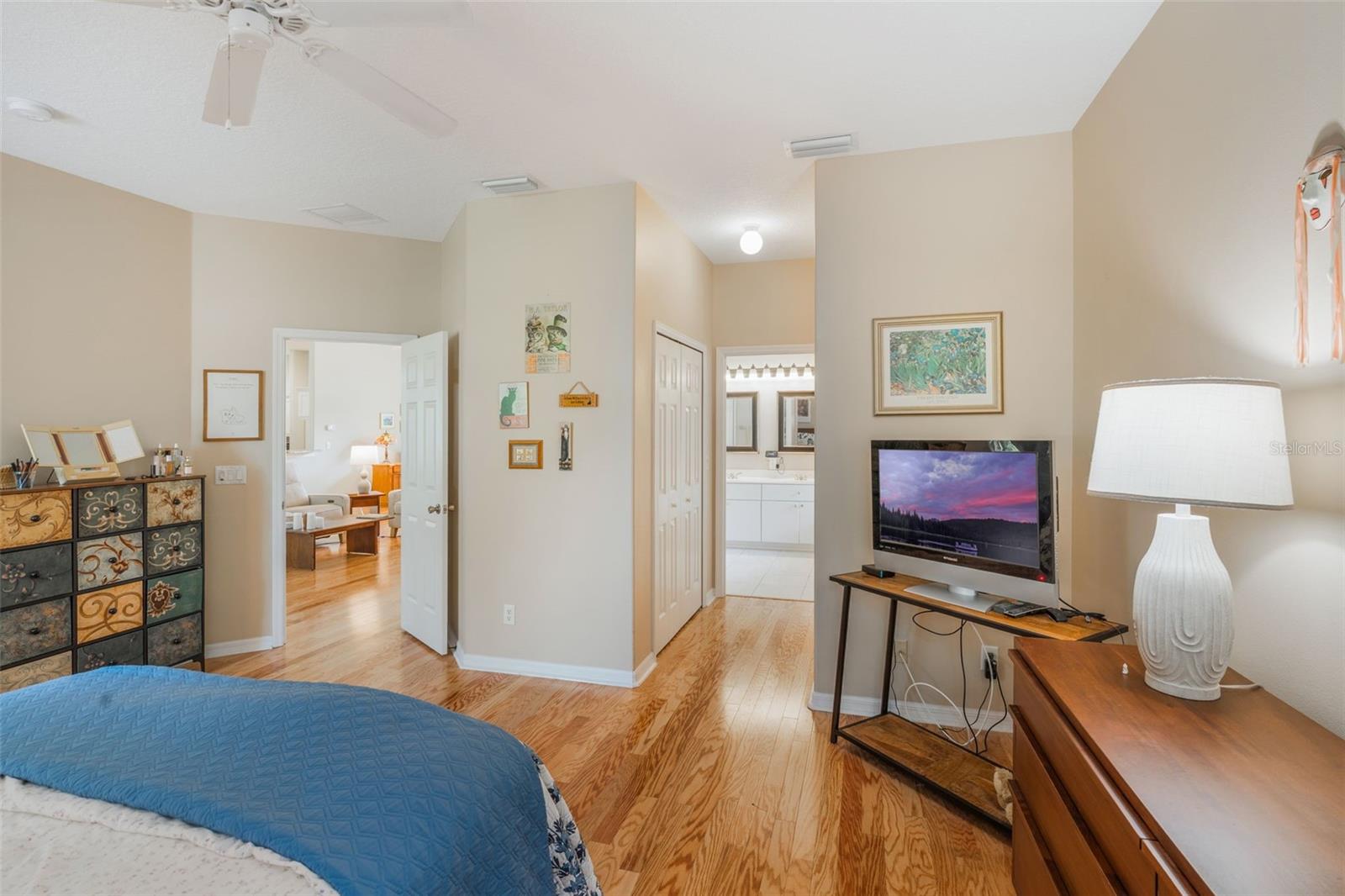 Image 14 of 57 For 22228 Oxford Heights Drive