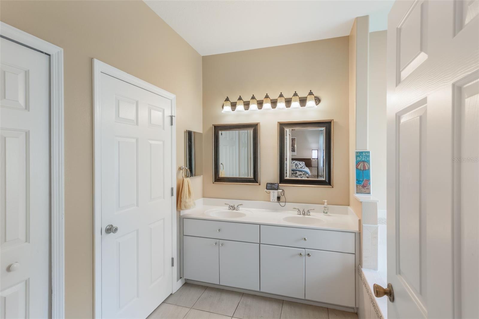 Image 16 of 57 For 22228 Oxford Heights Drive