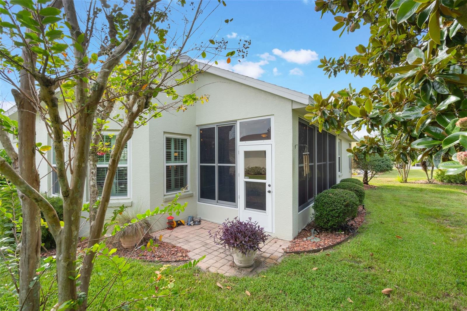 Image 20 of 57 For 22228 Oxford Heights Drive