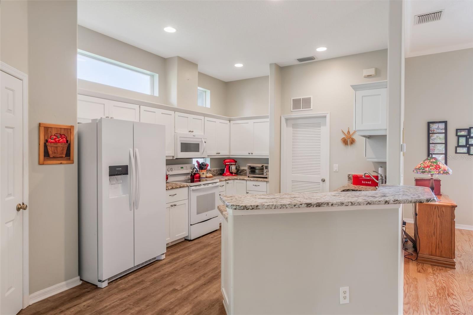 Image 9 of 57 For 22228 Oxford Heights Drive